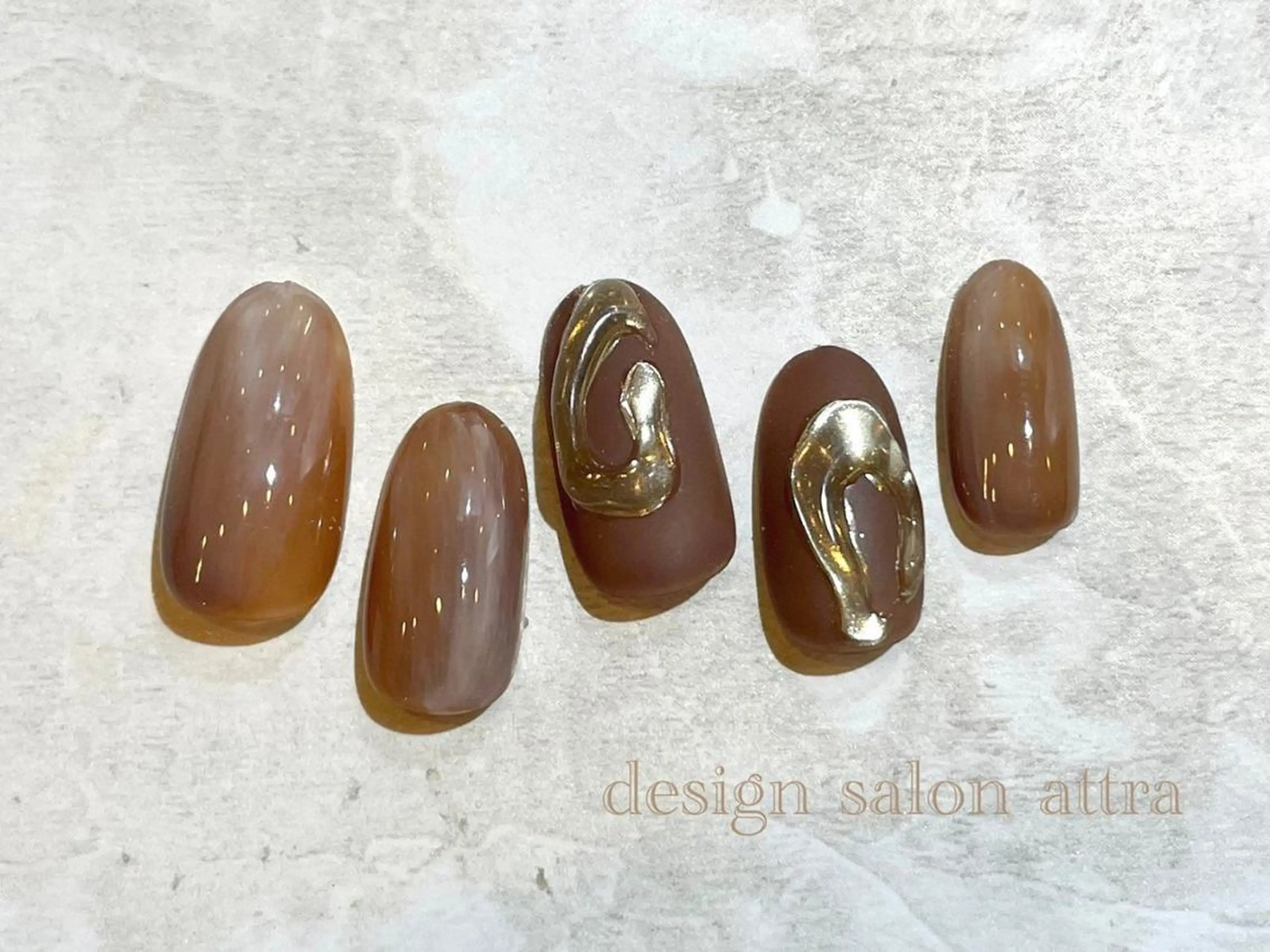 ネイル 根津 綾子のネイルデザイン