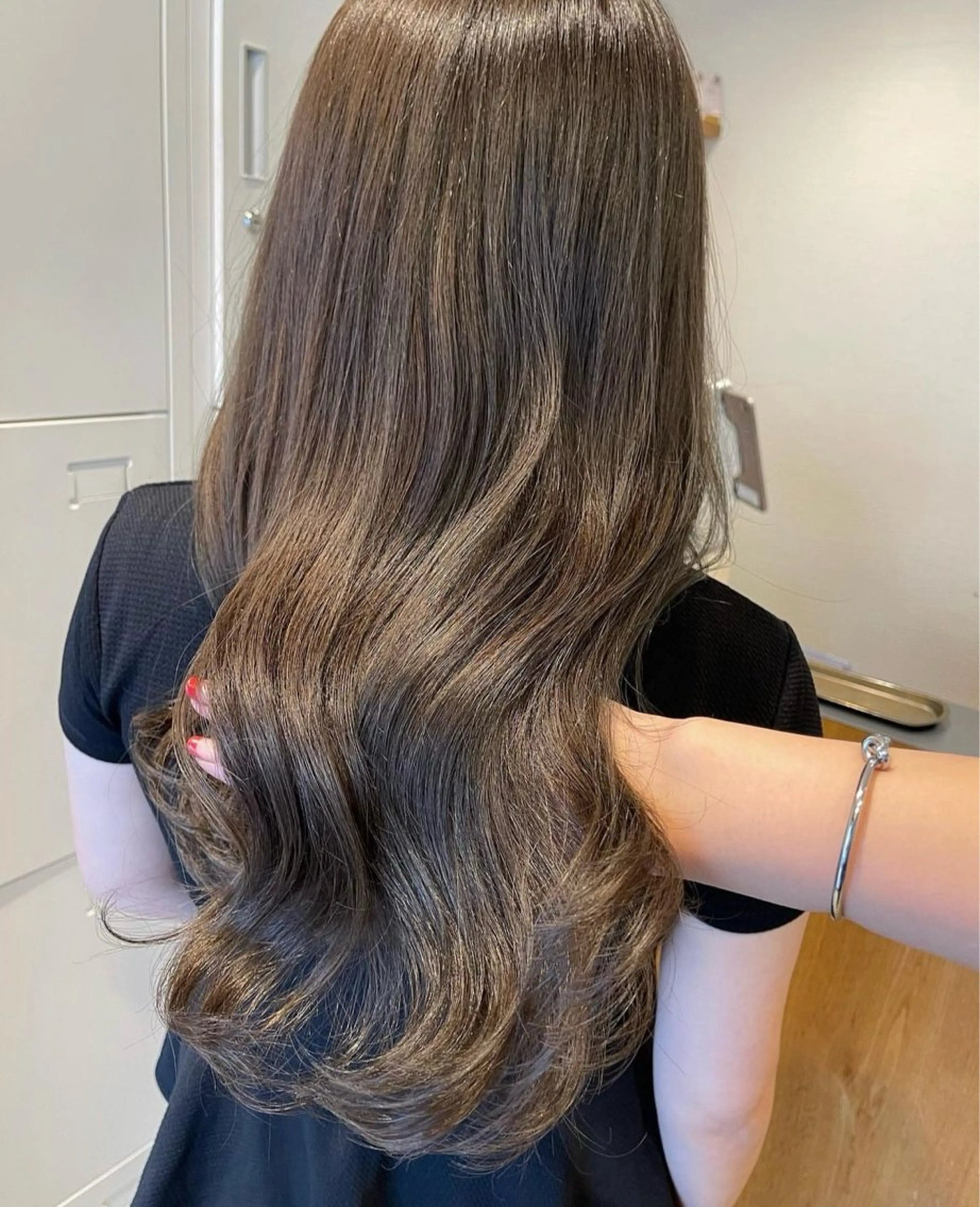 カラー 和田 紗弥香のヘアスタイル