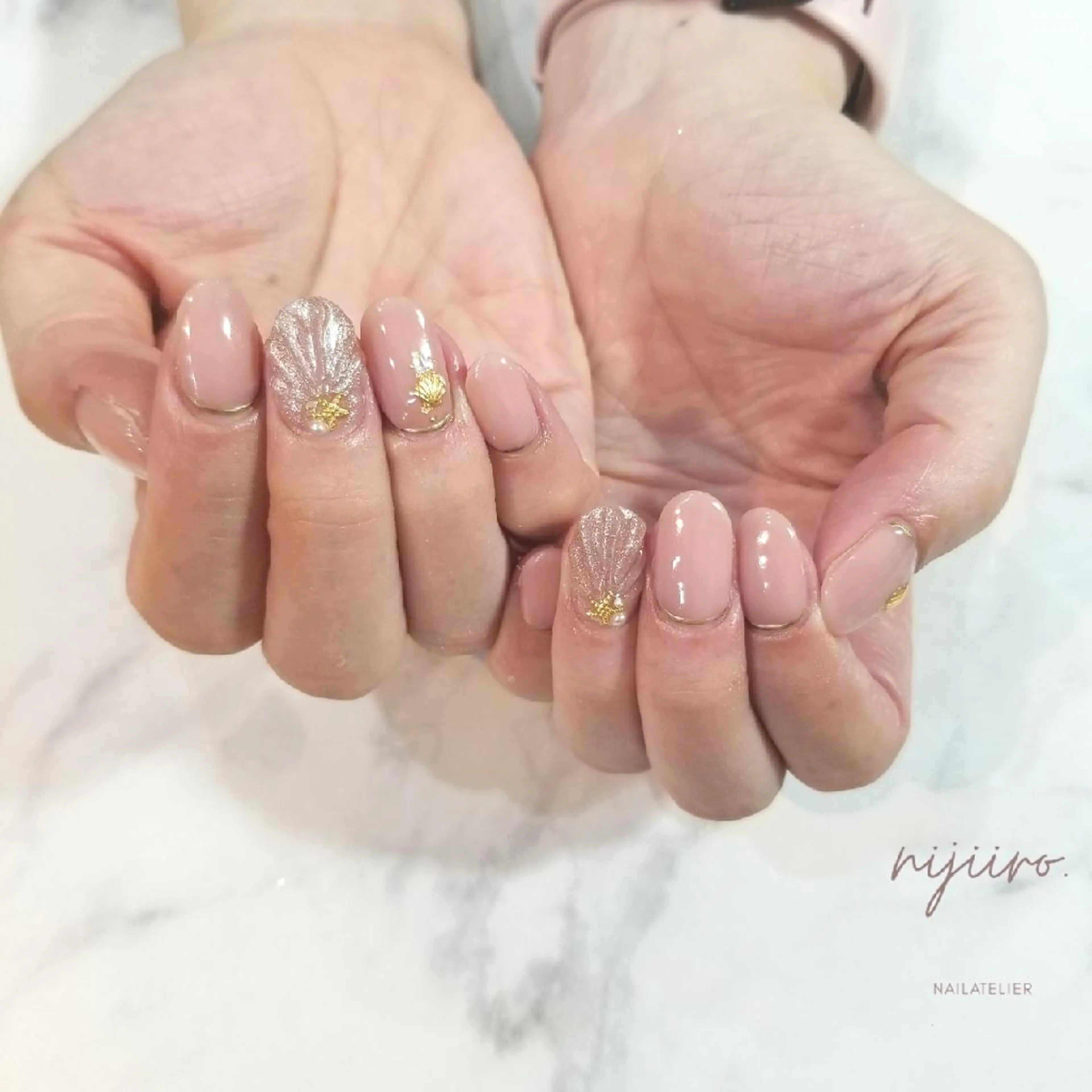 ネイル ハンドネイル nailatelier nijiiro.所属・nijiiro🌈 サトウのネイルデザイン