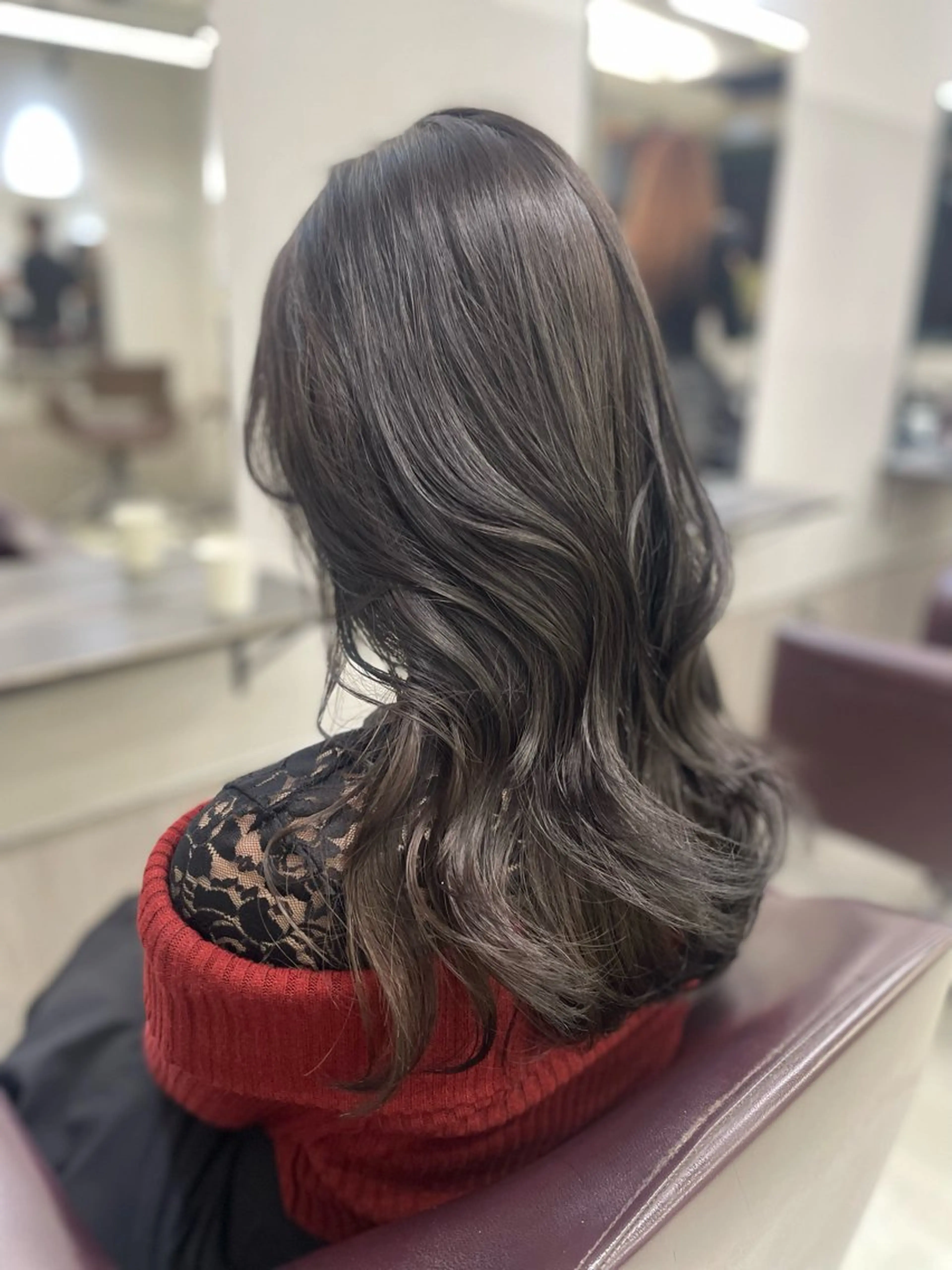 セミロング カラー グレージュ AIRI layer cut hairのヘアスタイル