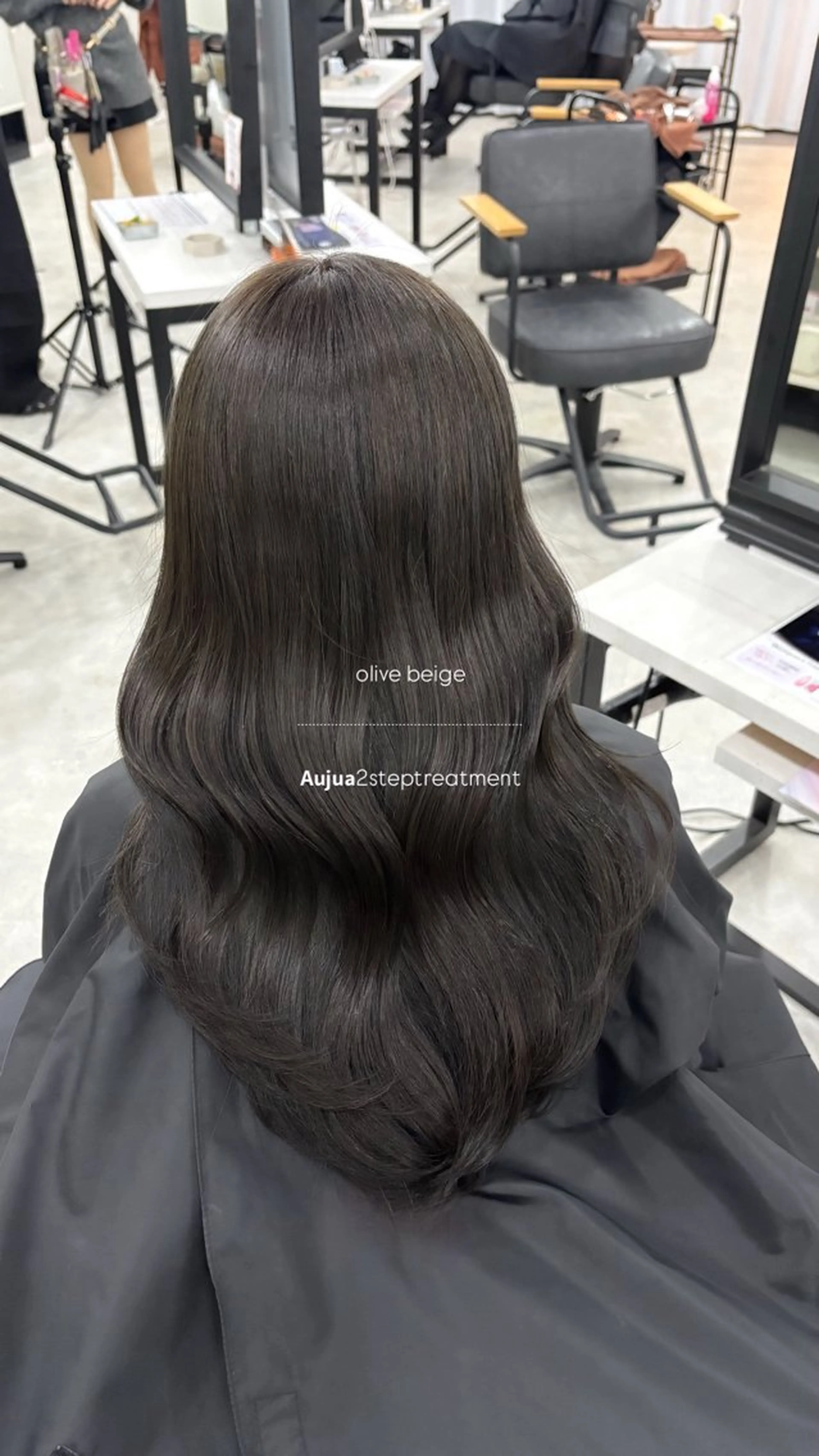 ロング Haruka /うる艶透明感カラーのヘアスタイル