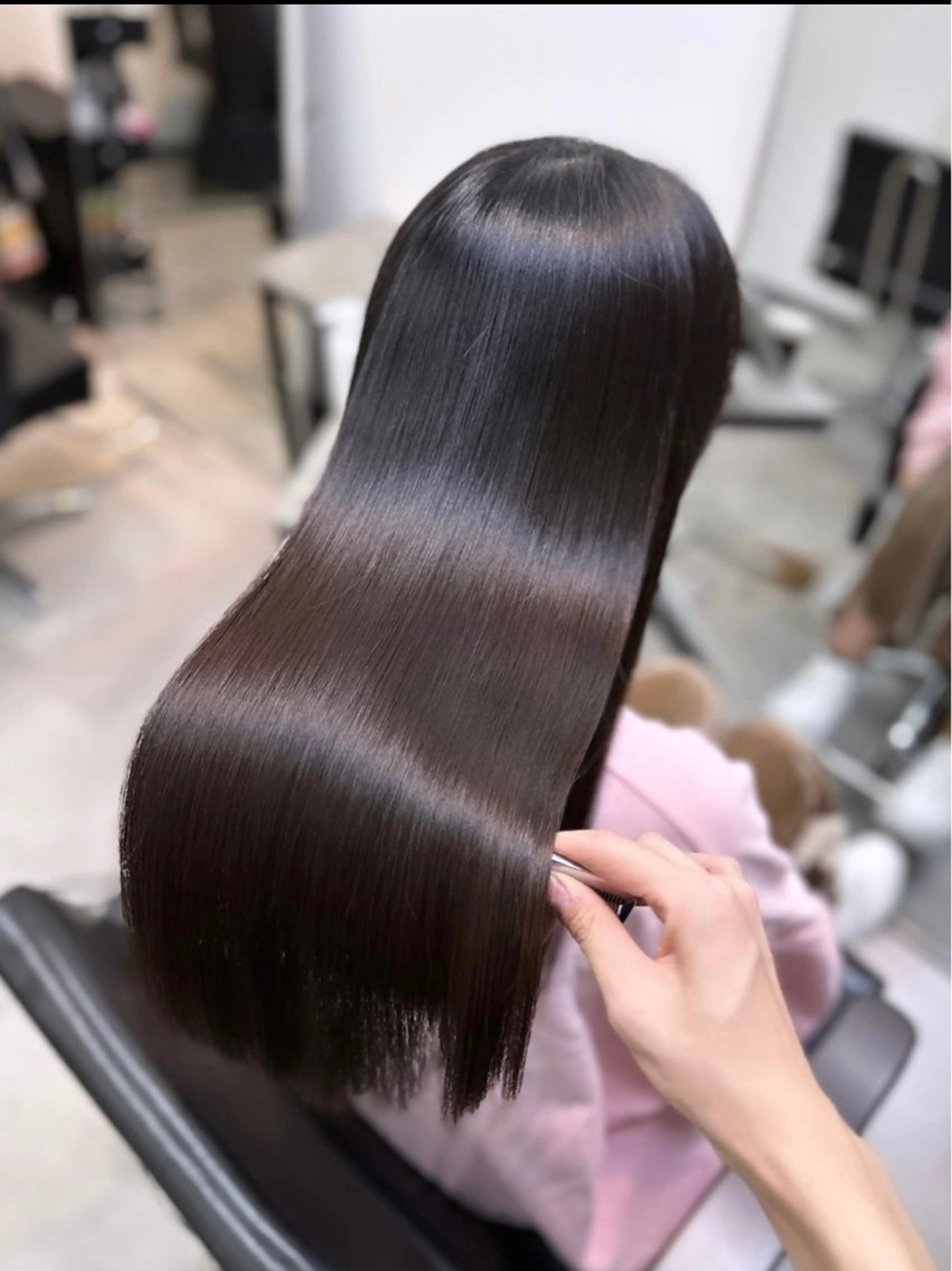 「✨髪に艶を出したい方へ✨」ダメージレスカラー🤎➕艶出しトリートメント🪞の写真