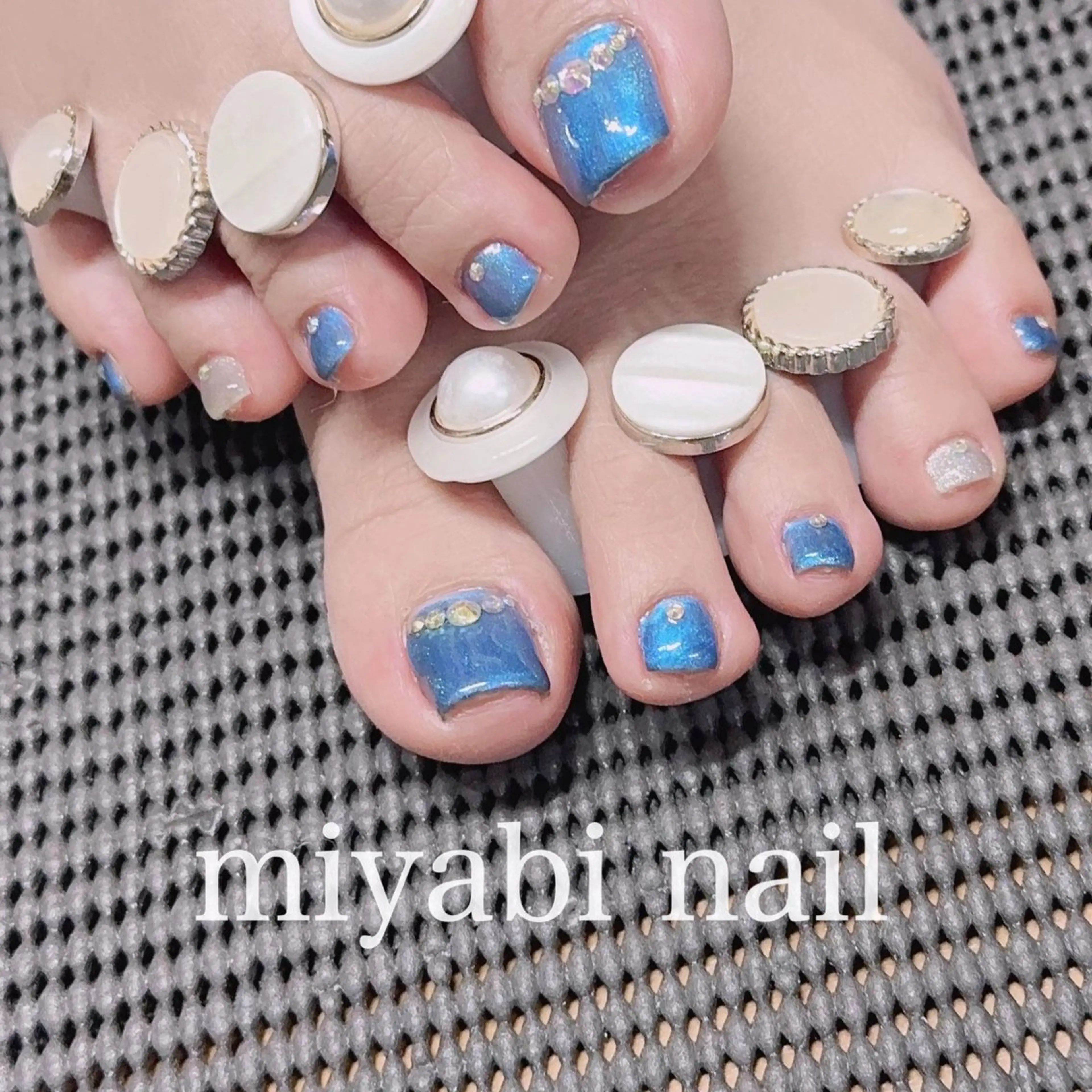 ネイル アートネイル オーロラネイル ブルー フットネイル ジェルネイル フットネイル miyabi nail 桂川駅近くのネイルデザイン