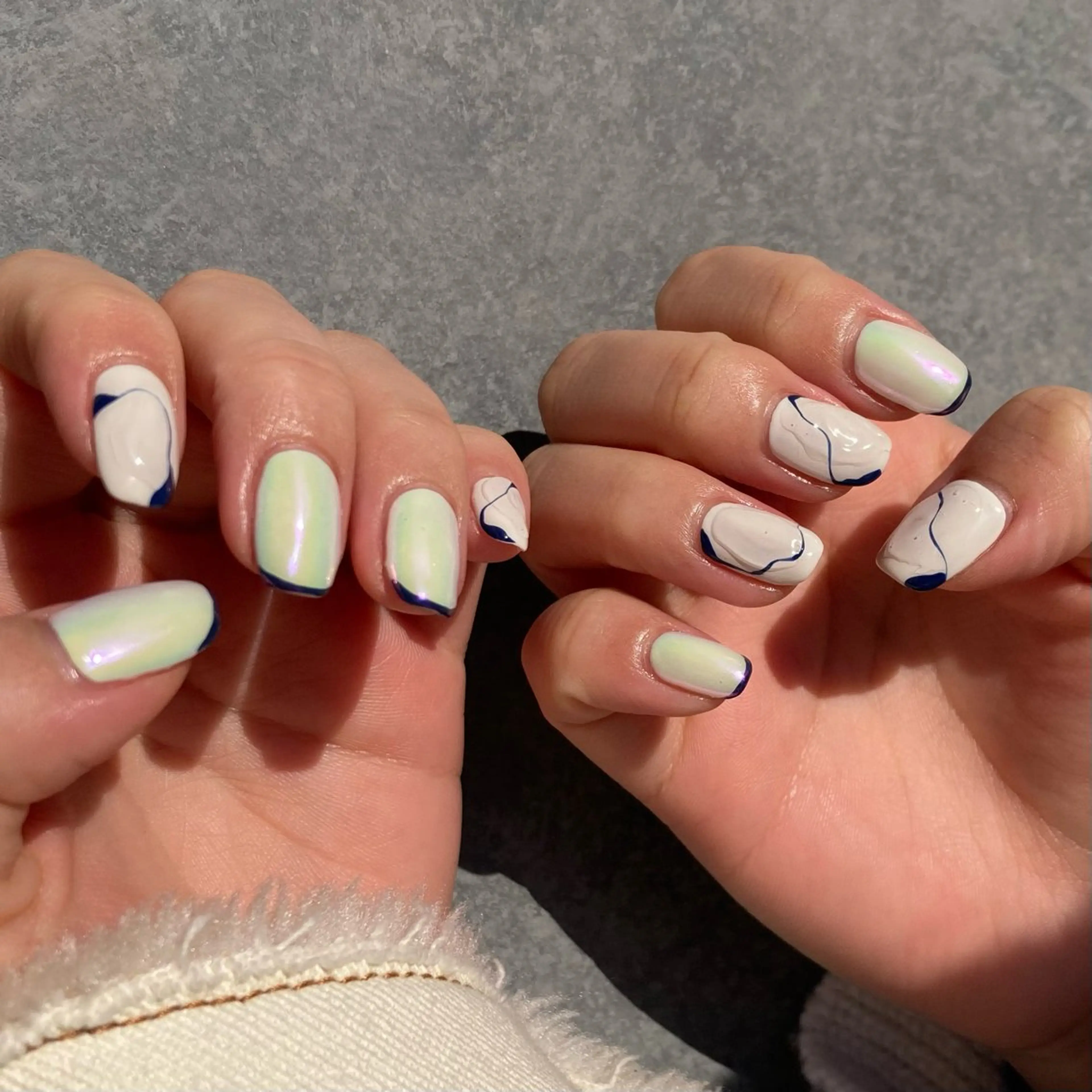 ネイル ミラーネイル ハンドネイル shio ♡ 1月予約受付中のネイルデザイン