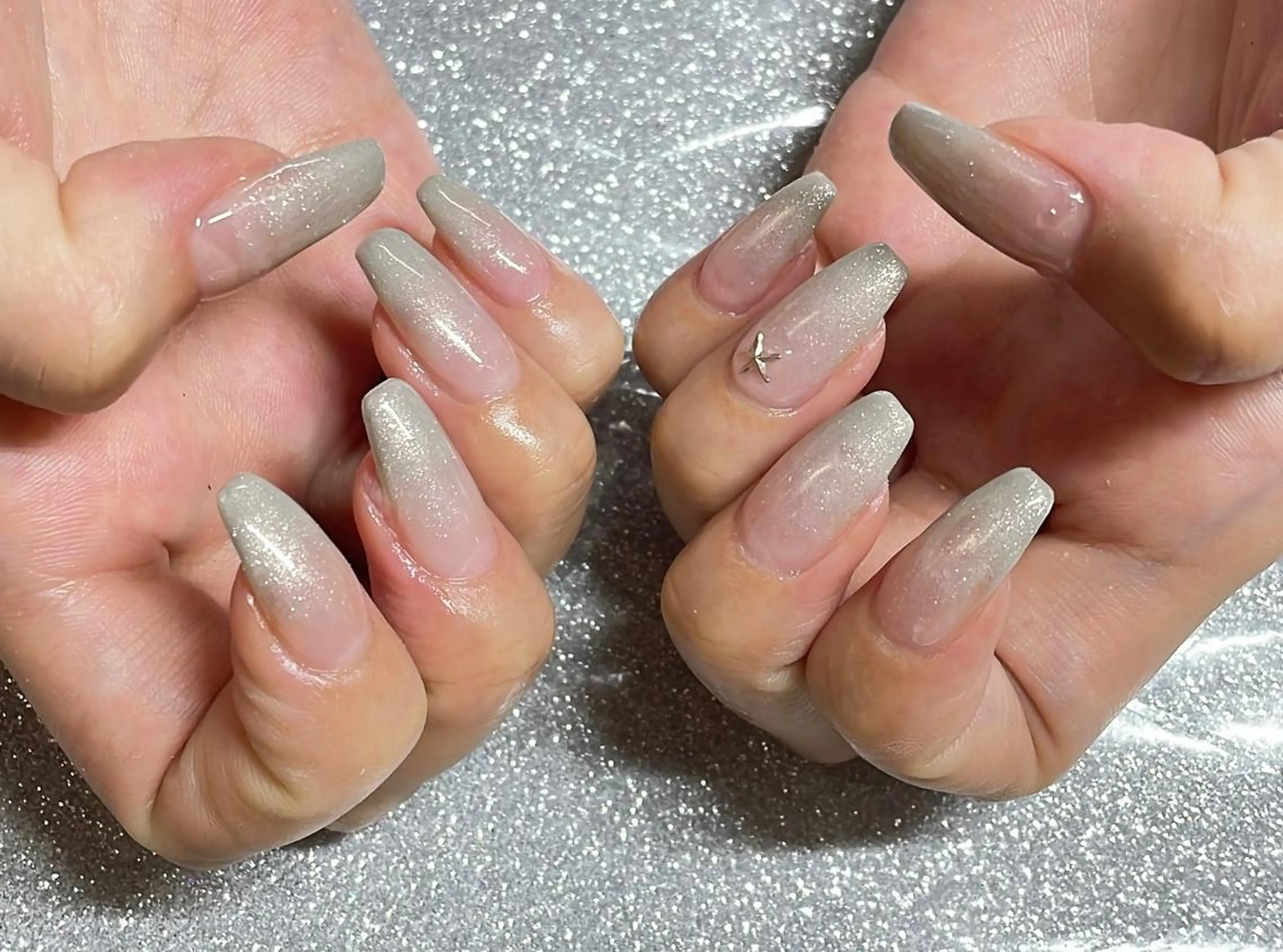 ネイル VIERU 🌈🎀💖のネイルデザイン