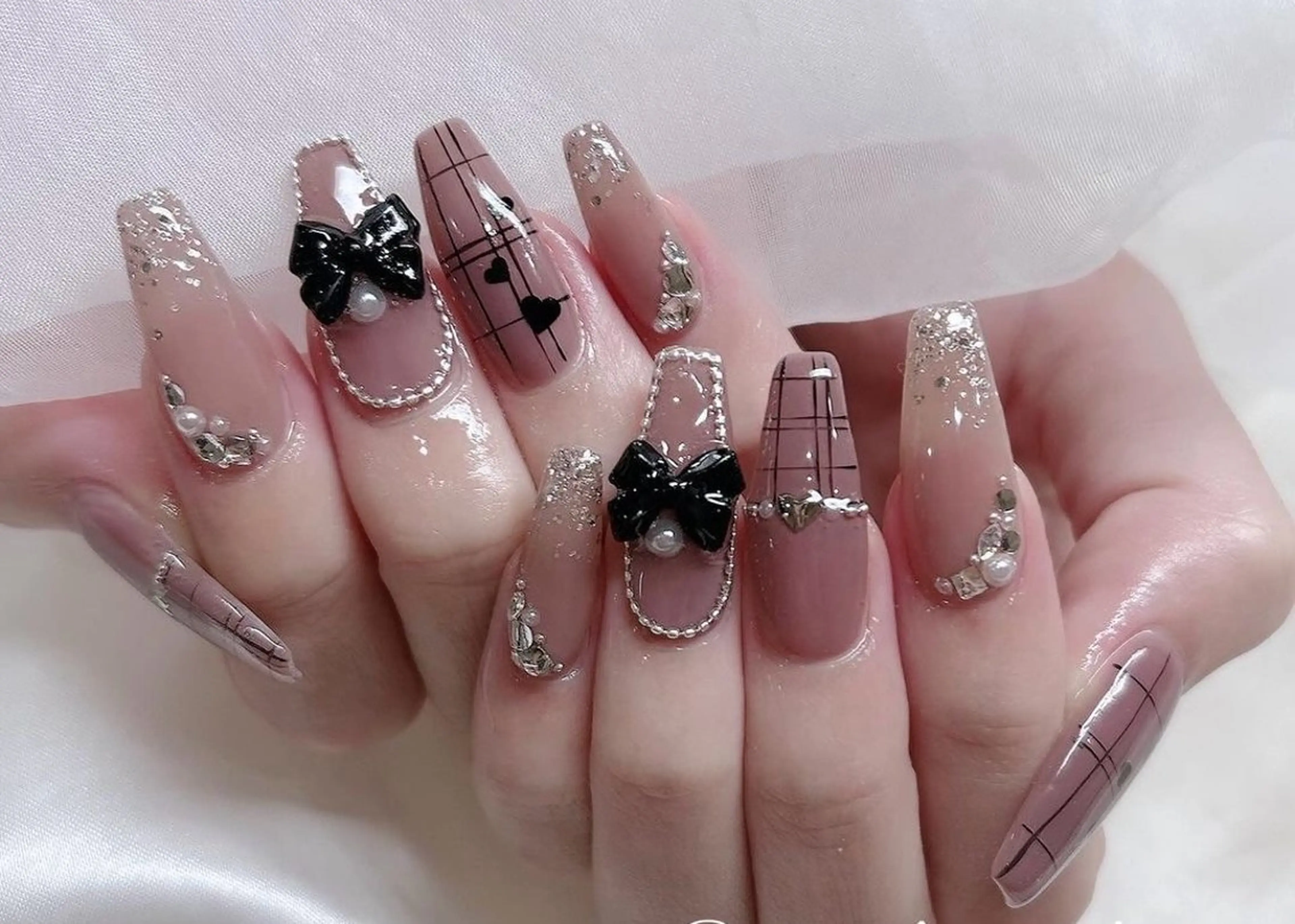 ネイル Queen Nail 　クイーンネイルのネイルデザイン