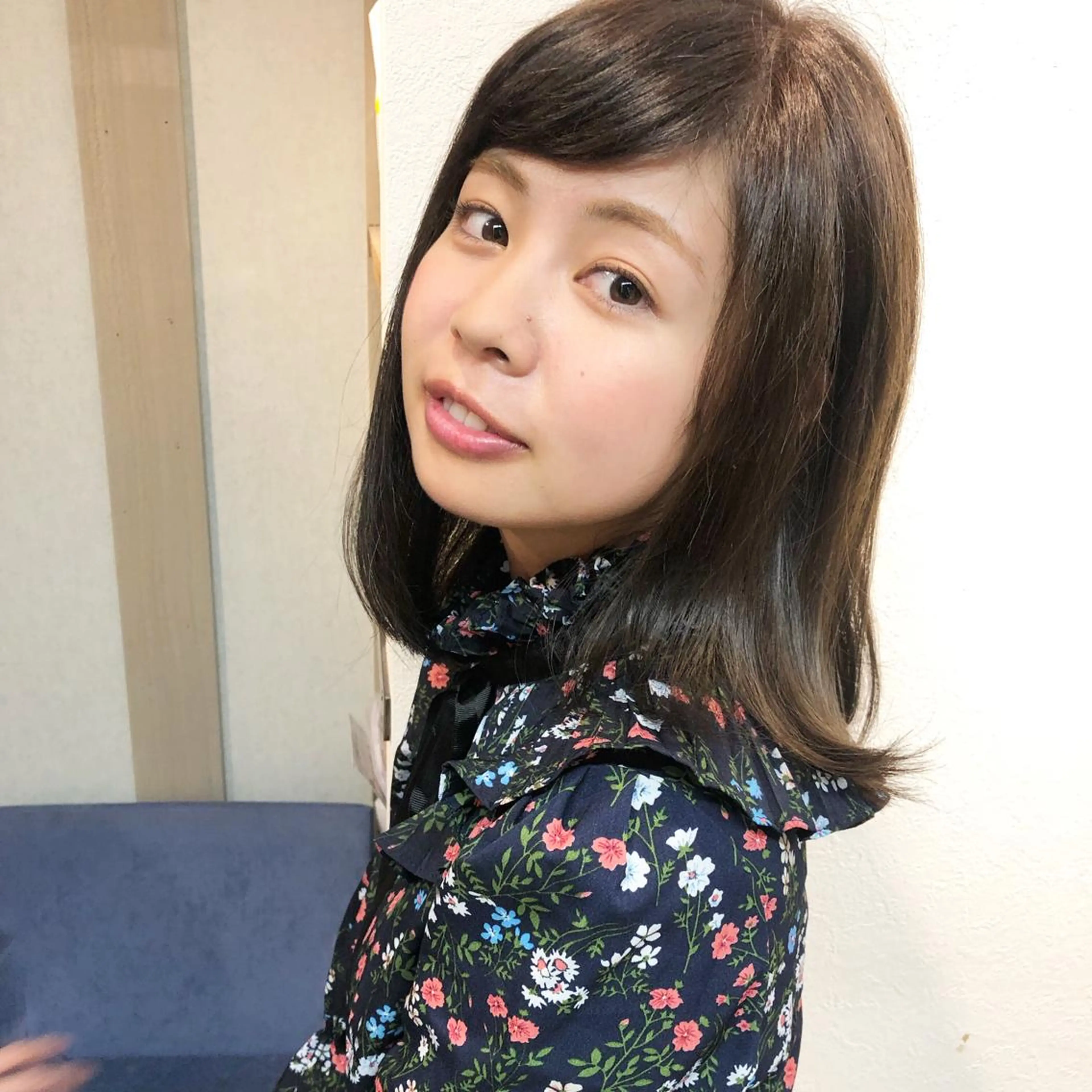 ミディアム カラー アディクシーカラー イルミナカラー くせ毛 髪質改善 縮毛矯正 美容室tuuli 大名店所属・tuuli トゥーリのヘアスタイル