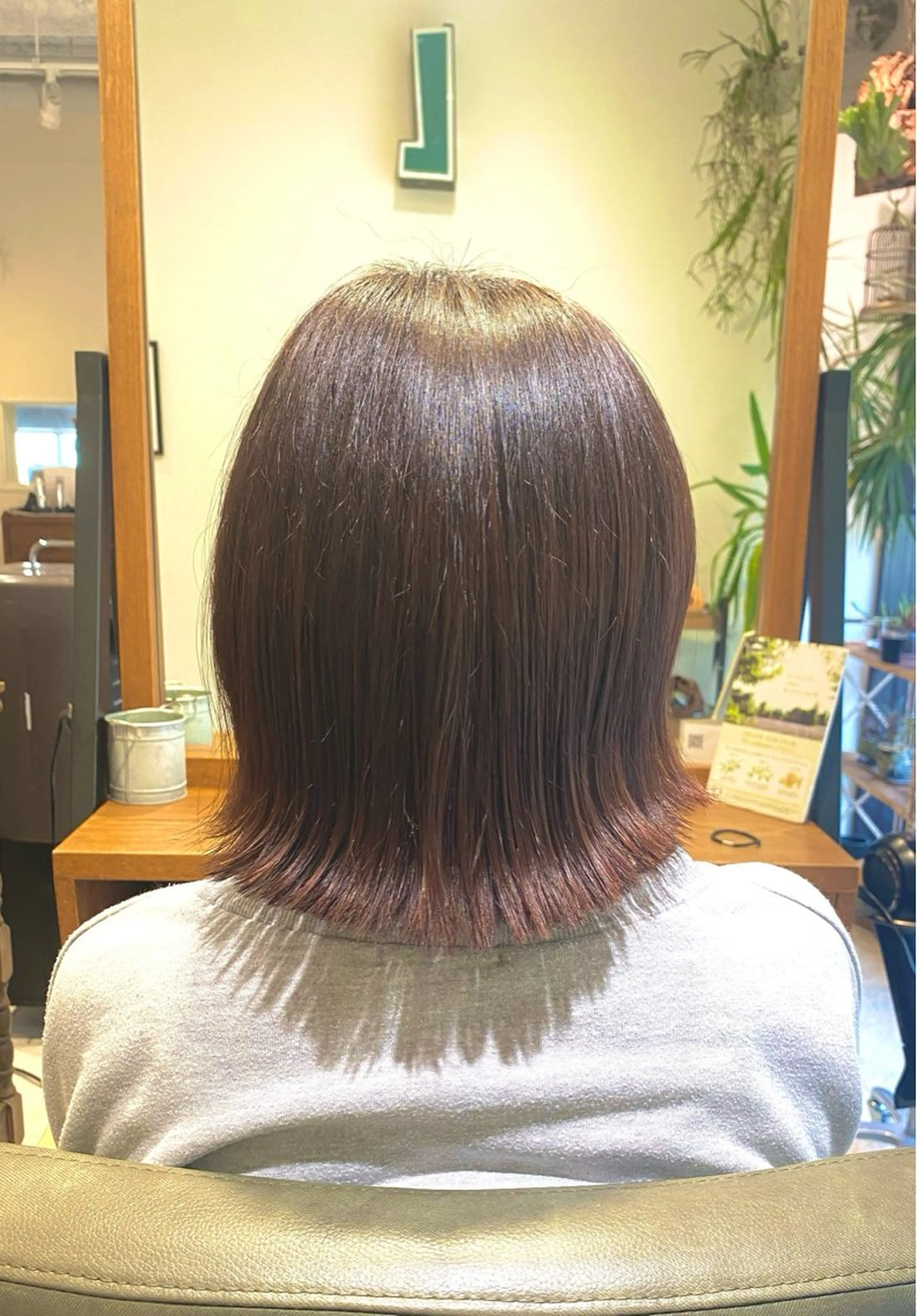 ミディアム LiC えりのヘアスタイル