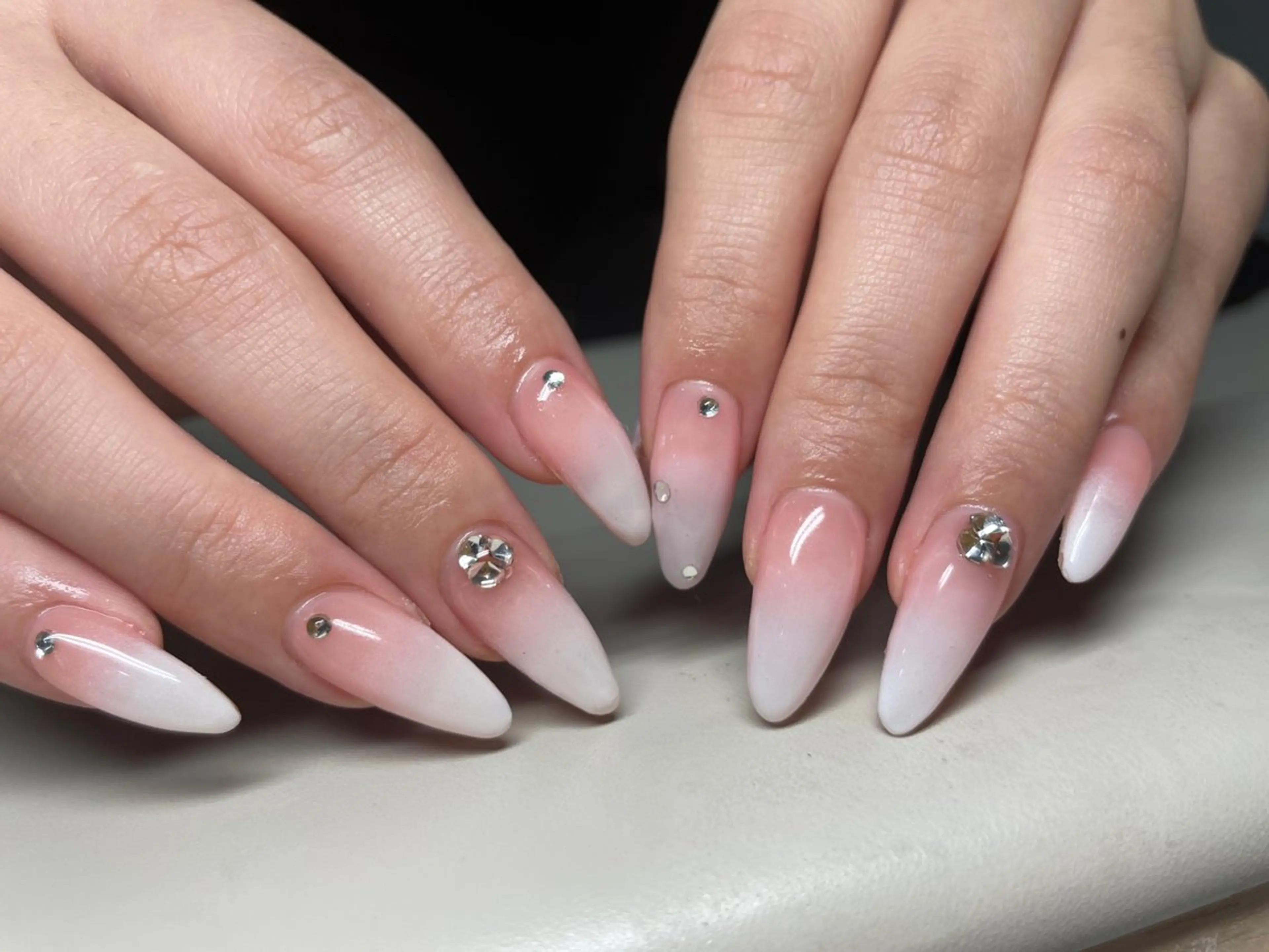 【スカルプ】アクリル長さだし、ベビーブーマーコース☆ご新規ジェルオフ無料の写真