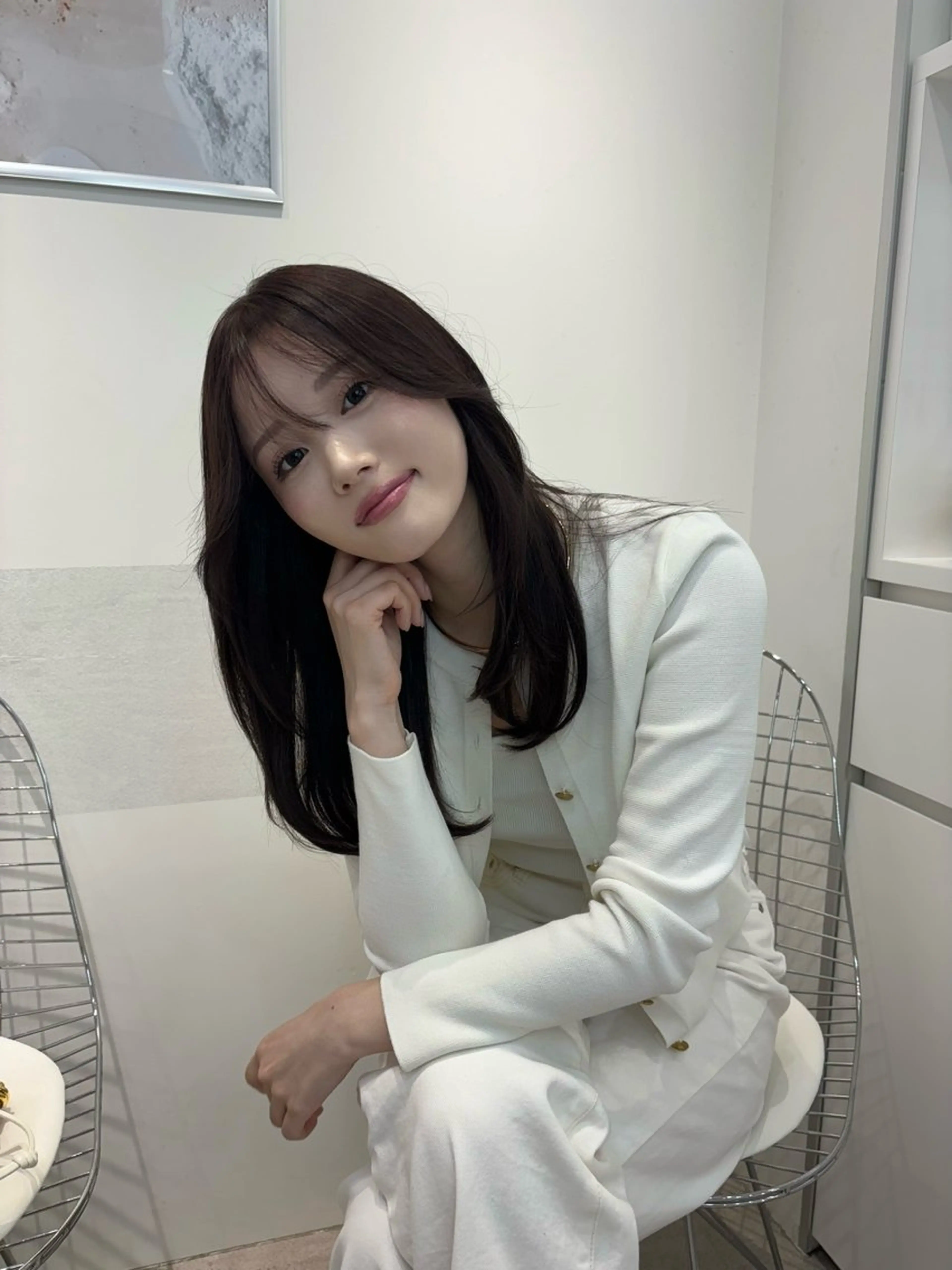 セミロング emi 韓国ワンホンヘアのヘアスタイル