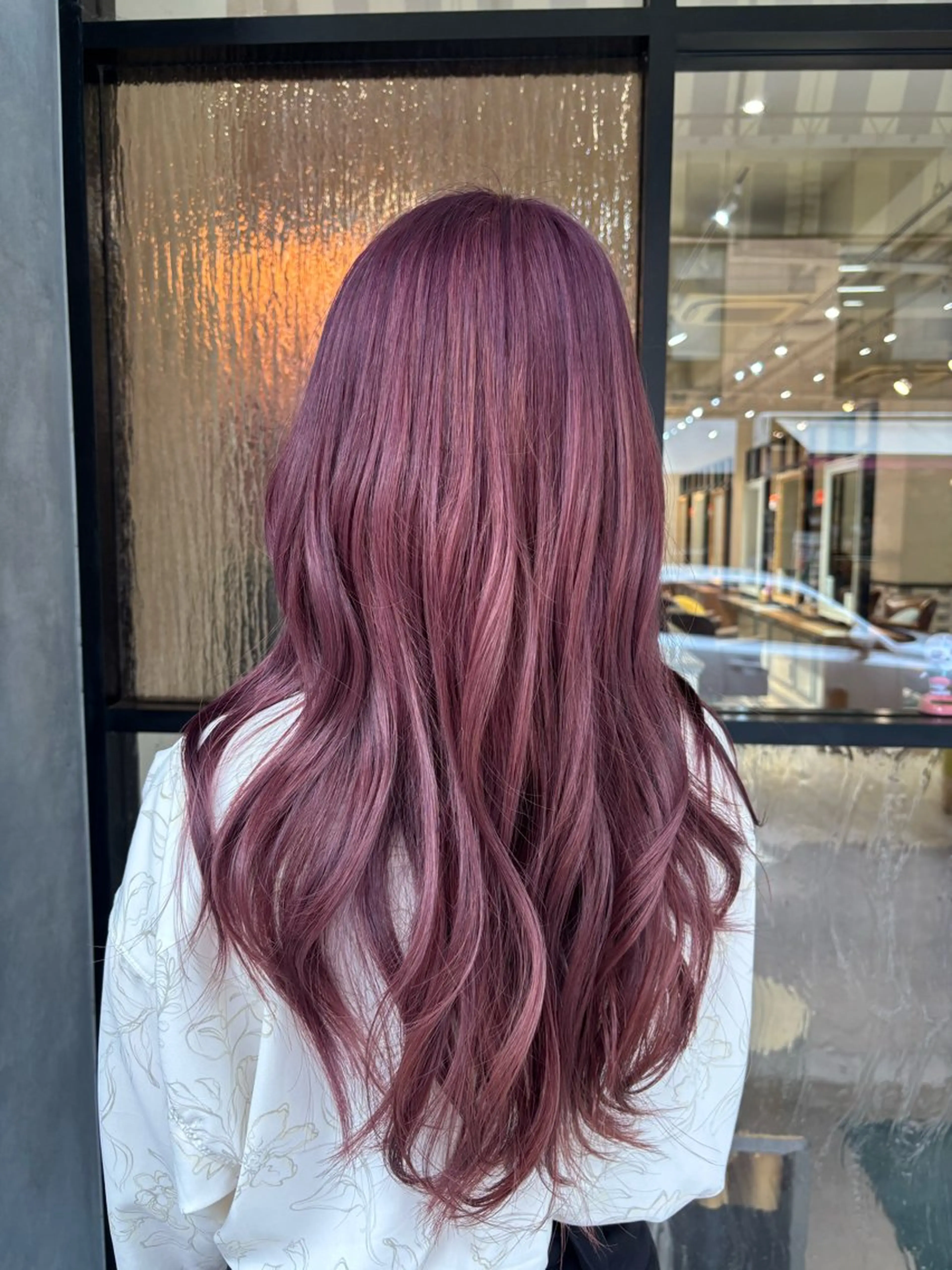 ロング カラー 友成 星来のヘアスタイル