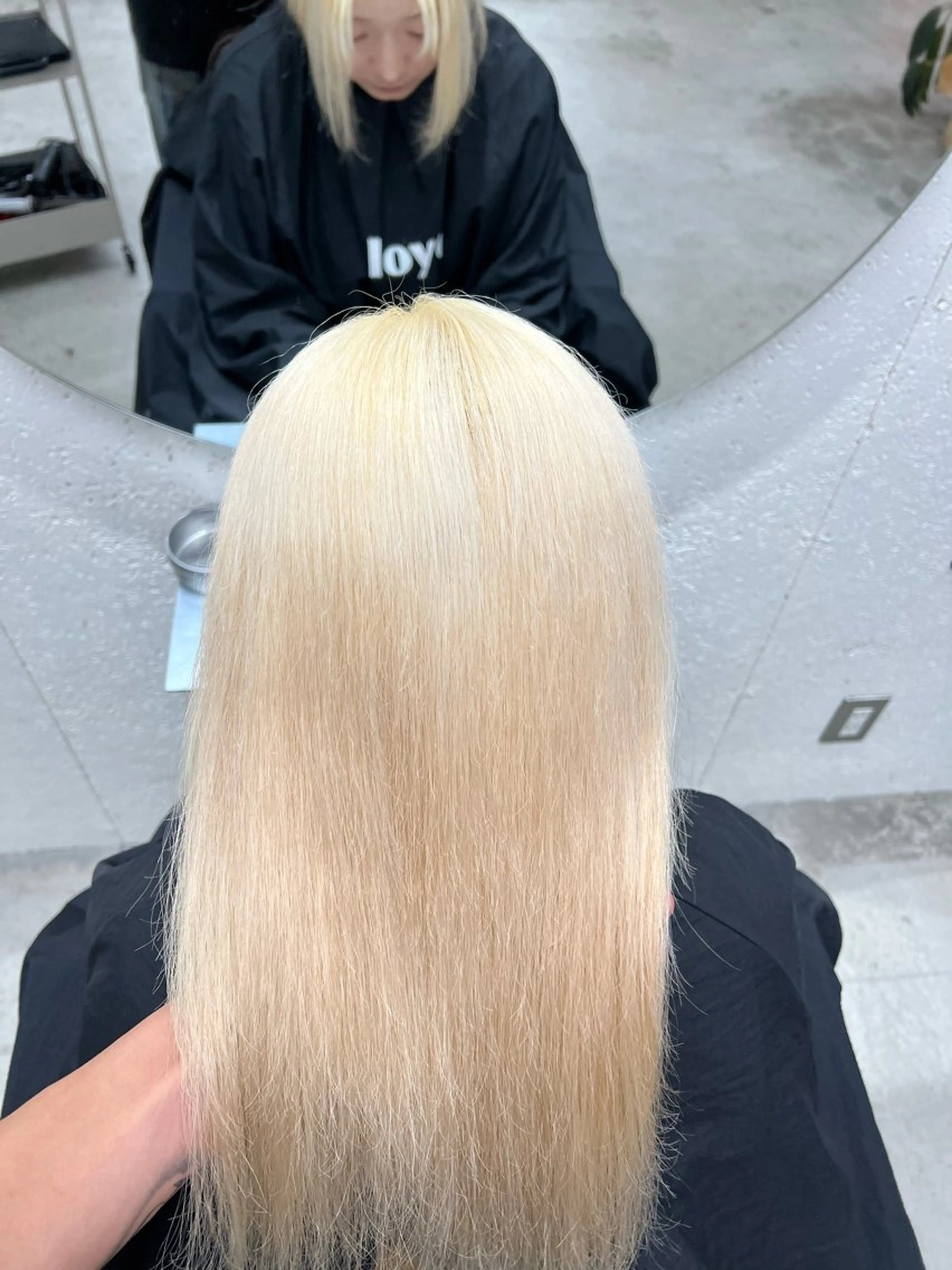 セミロング カラー ヘアカラー 近藤 乃紀のヘアスタイル