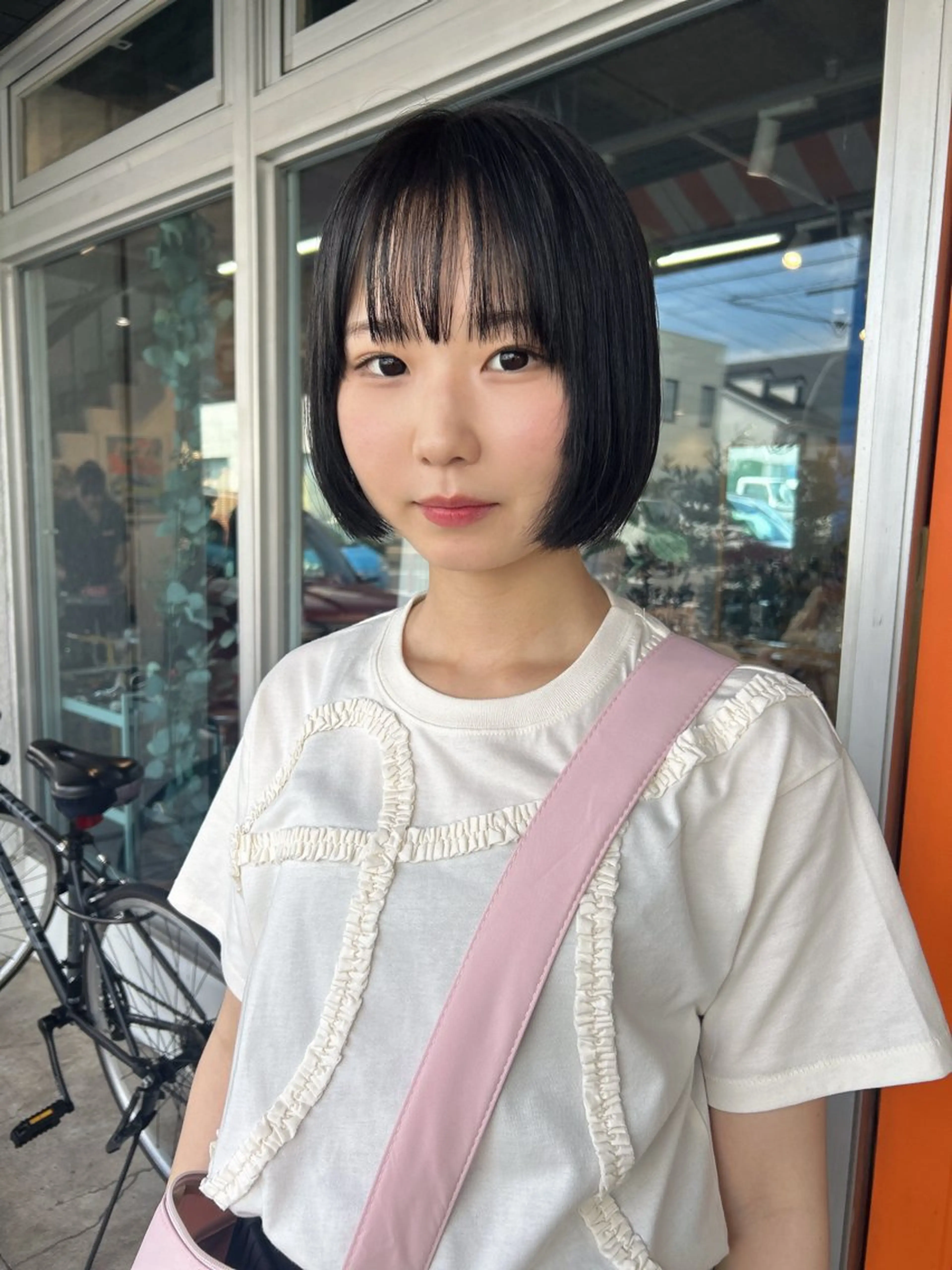 ショート ボブ カット shiho/レイヤー /透明感カラーのヘアスタイル