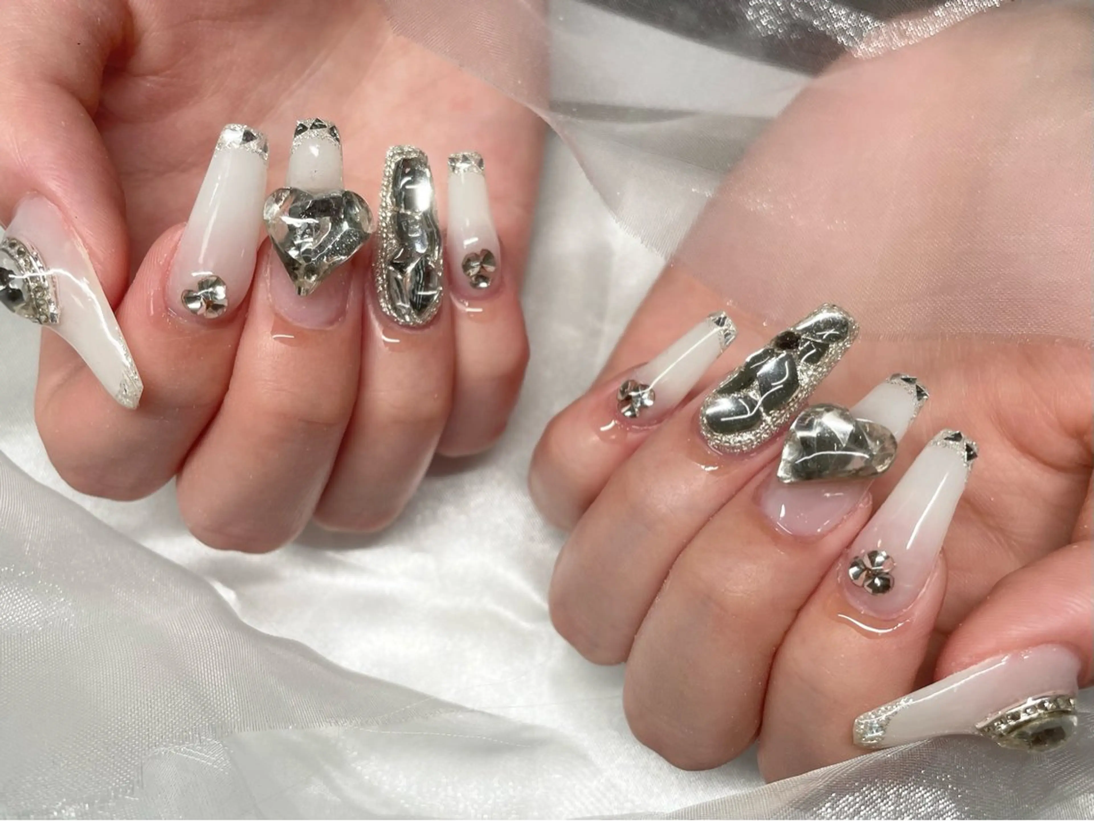 ネイル ハンドネイル Roi〈ロワ〉 Minakoのネイルデザイン