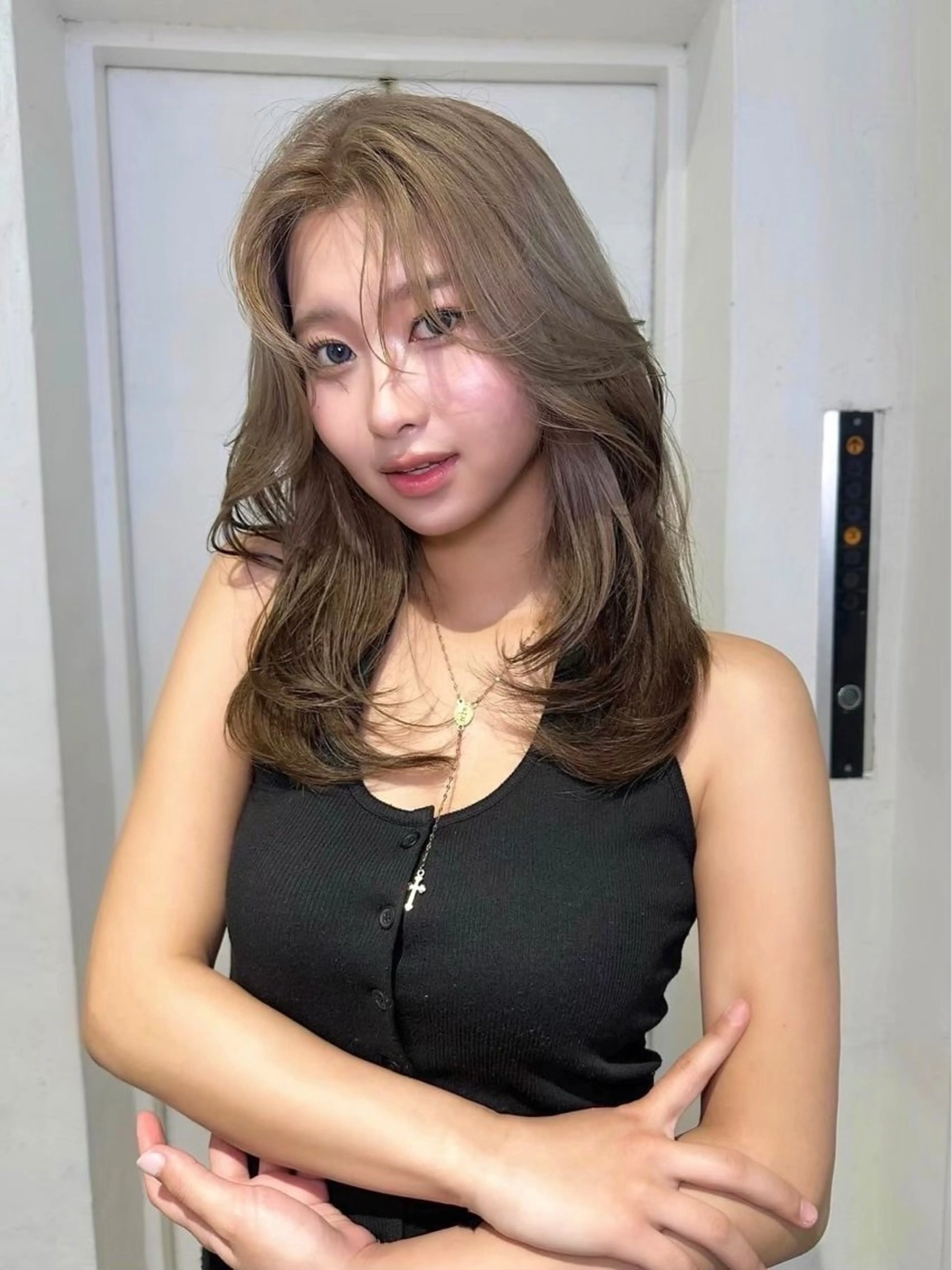 ミディアム カラー 韓国風ヘア レイヤーカット 似合わせ SHOYAのヘアスタイル