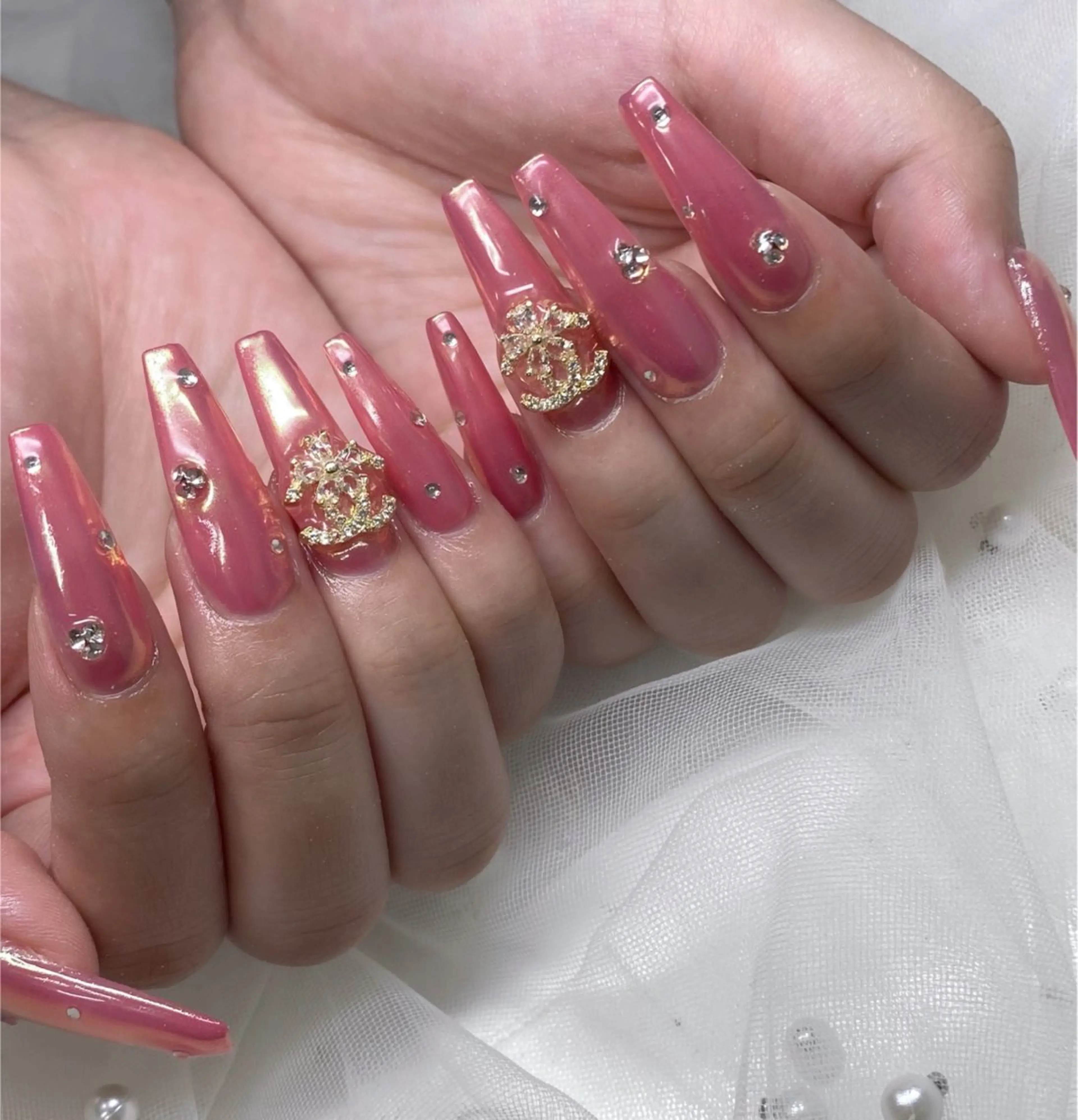 ネイル オーロラネイル ミラーネイル ハンドネイル Bitty／ SENA⋆˙⟡ —のネイルデザイン