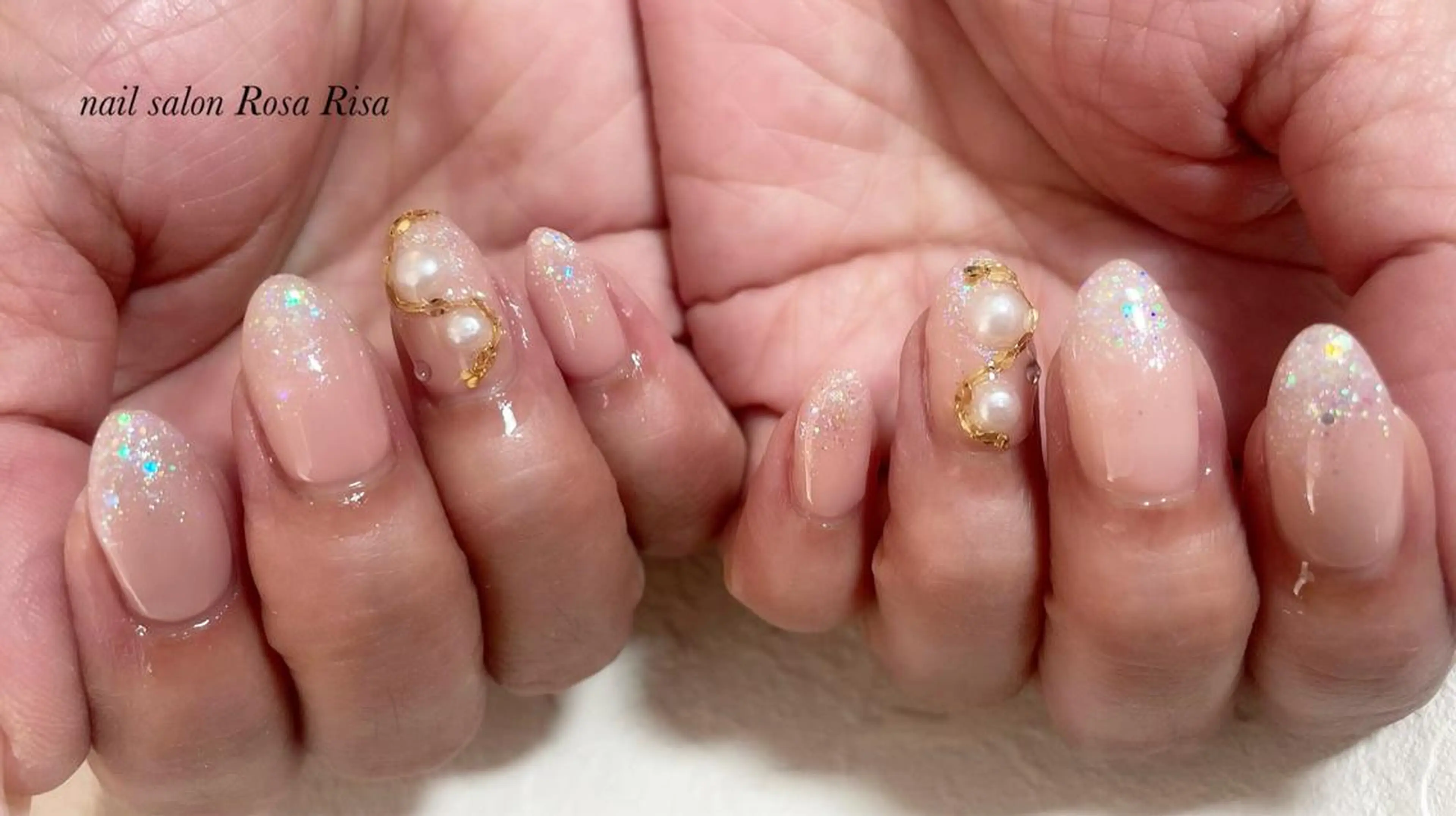 ミディアム ネイル ラメ(グリッター) ハンドネイル ネイルスタジオ シェイクユアハンズのネイルデザイン
