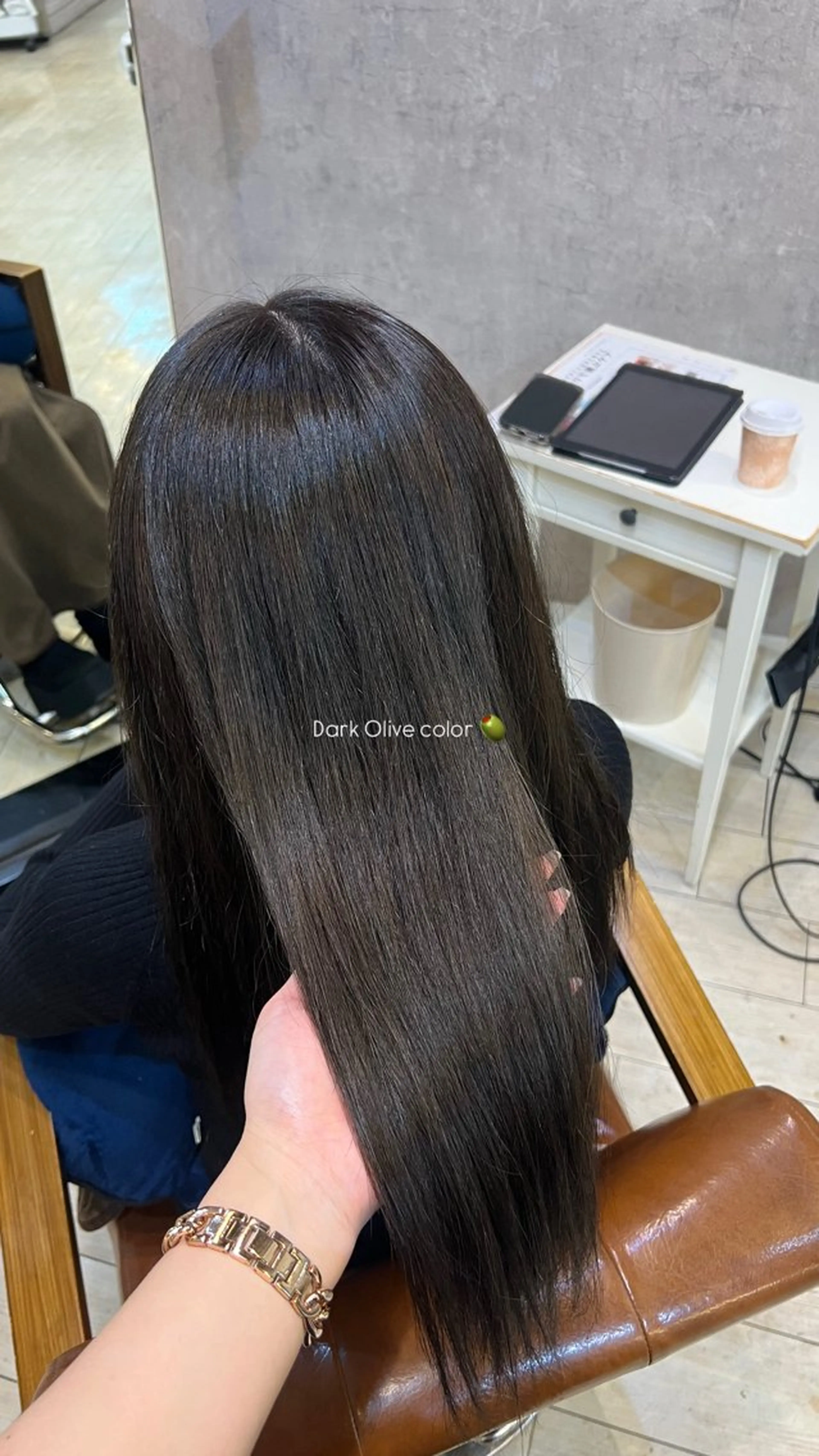 ロング ヘアカラー トリートメント 近江流奈☆透明感カラ ー☆髪質改善☆のヘアスタイル