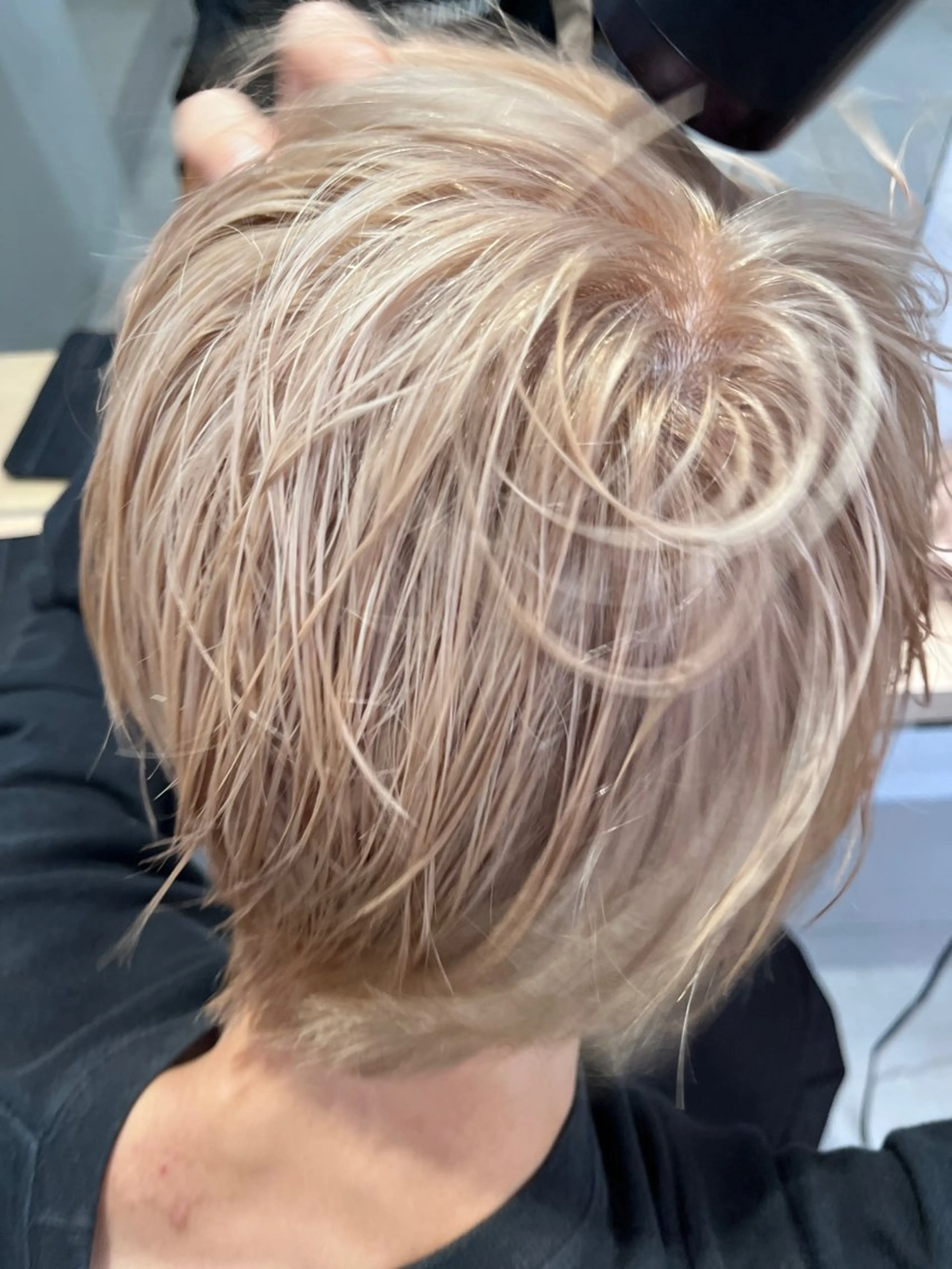 ショート カラー ベージュカラー ダブルカラー ハイトーンカラー ナチュラルなヘア /ヨシダトモキのヘアスタイル