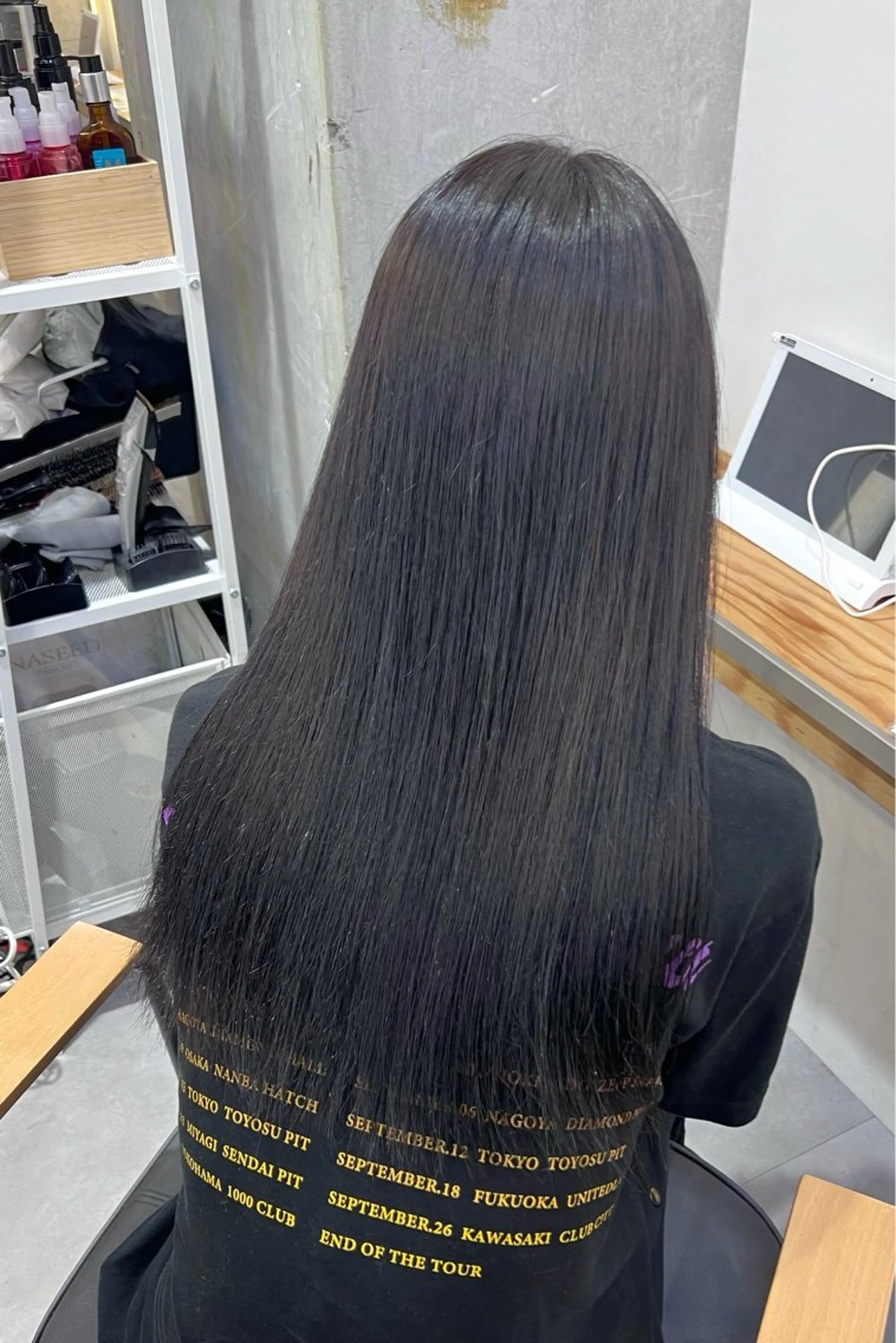 ロング カラー パーマ ベージュカラー 黒髪 ブルーカラー ブルーブラック ブラウンカラー カット ヘアカラー 縮毛矯正 トリートメント ブリーチなし/ ベージュ/akiraのヘアスタイル