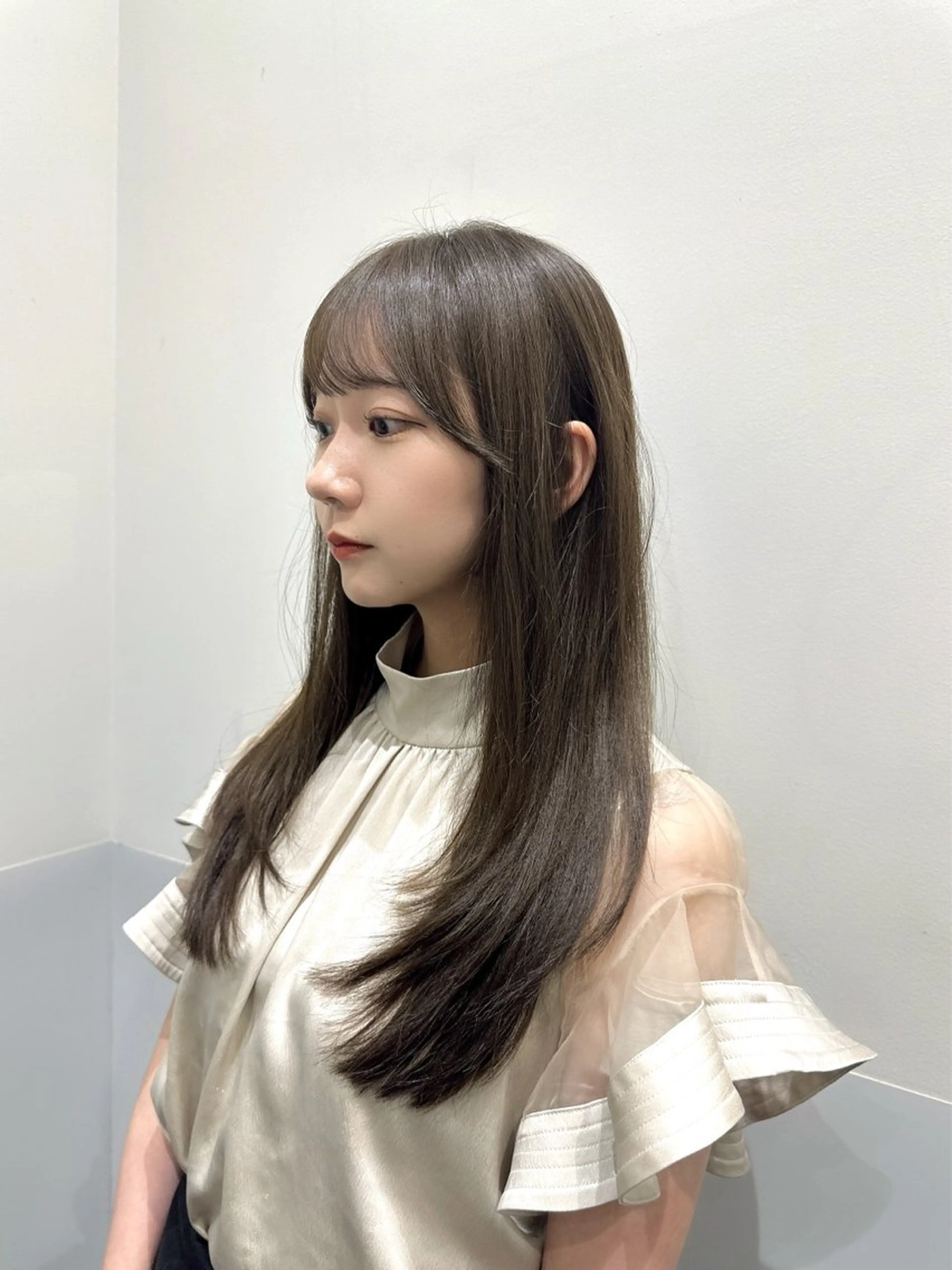 ロング カラー ベージュカラー ブリーチ ブリーチなしカラー カット ヘアカラー トリートメント LUMO所属・矢野 晃平のヘアスタイル
