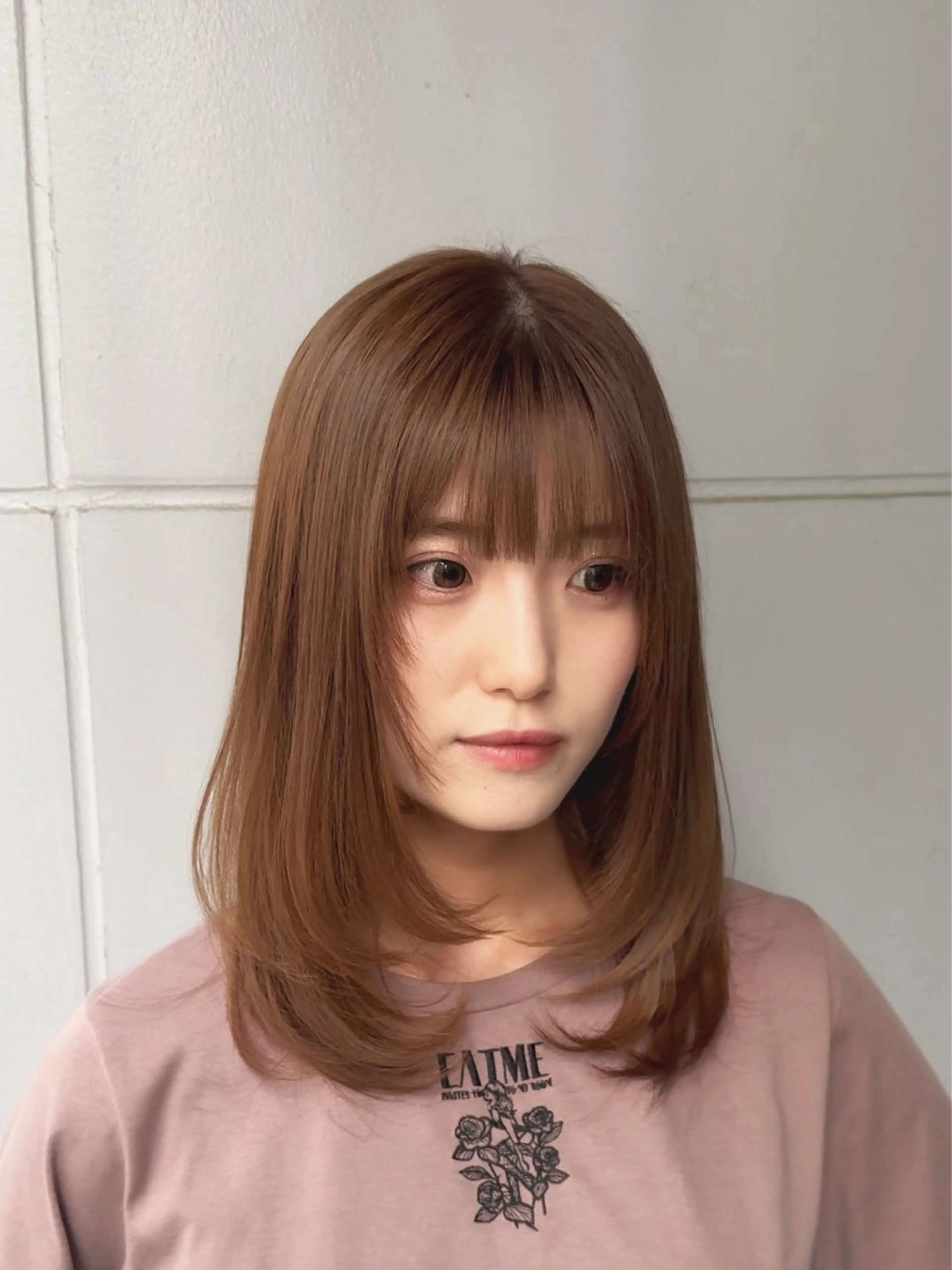 ミディアム カラー レイヤーカット 小顔カット SALOWIN新宿三丁目【サロウィン】所属・レイヤー🔶髪質改善 🔶透明感カラー青木のヘアスタイル