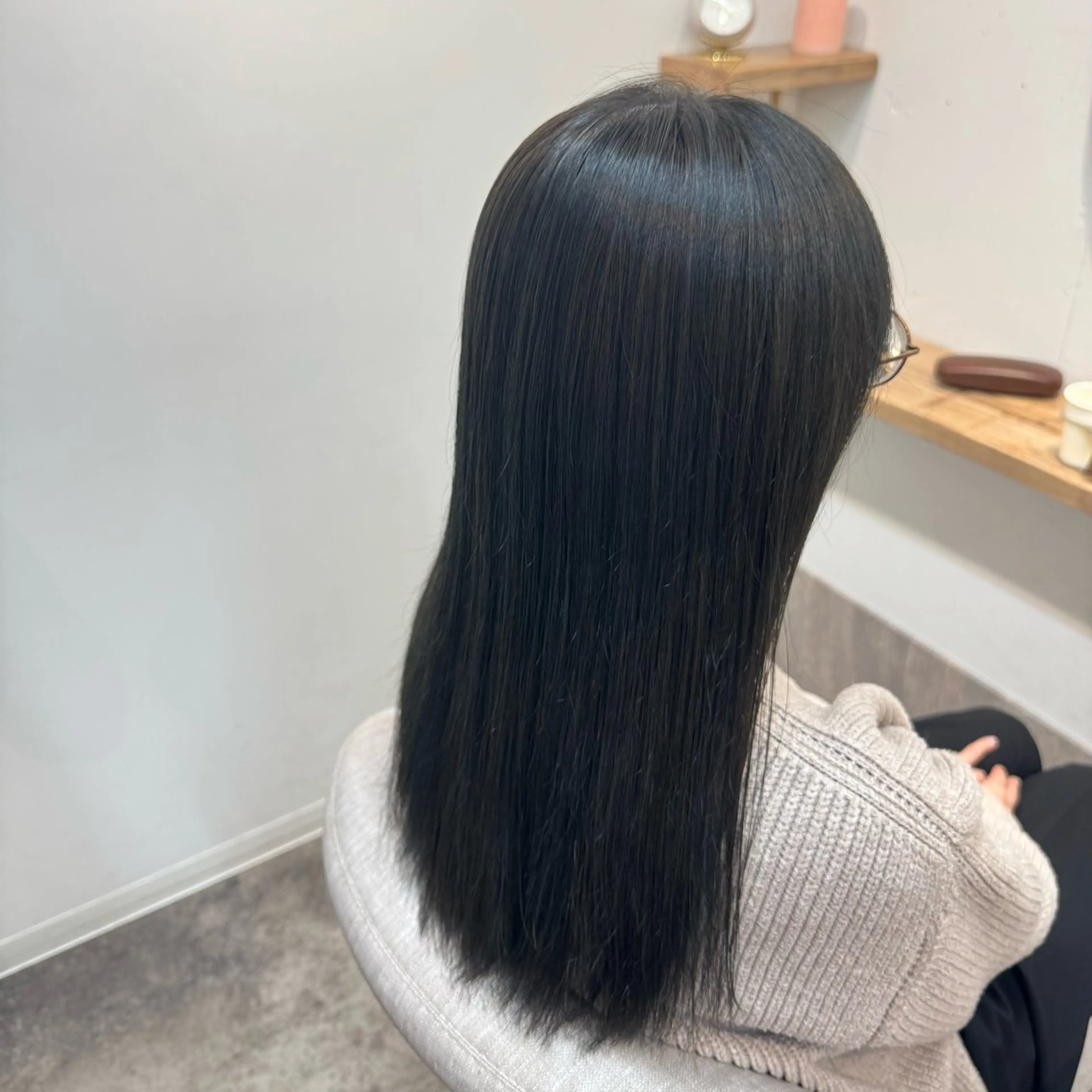 セミロング アッシュ パープルカラー Yuna ユウナのヘアスタイル