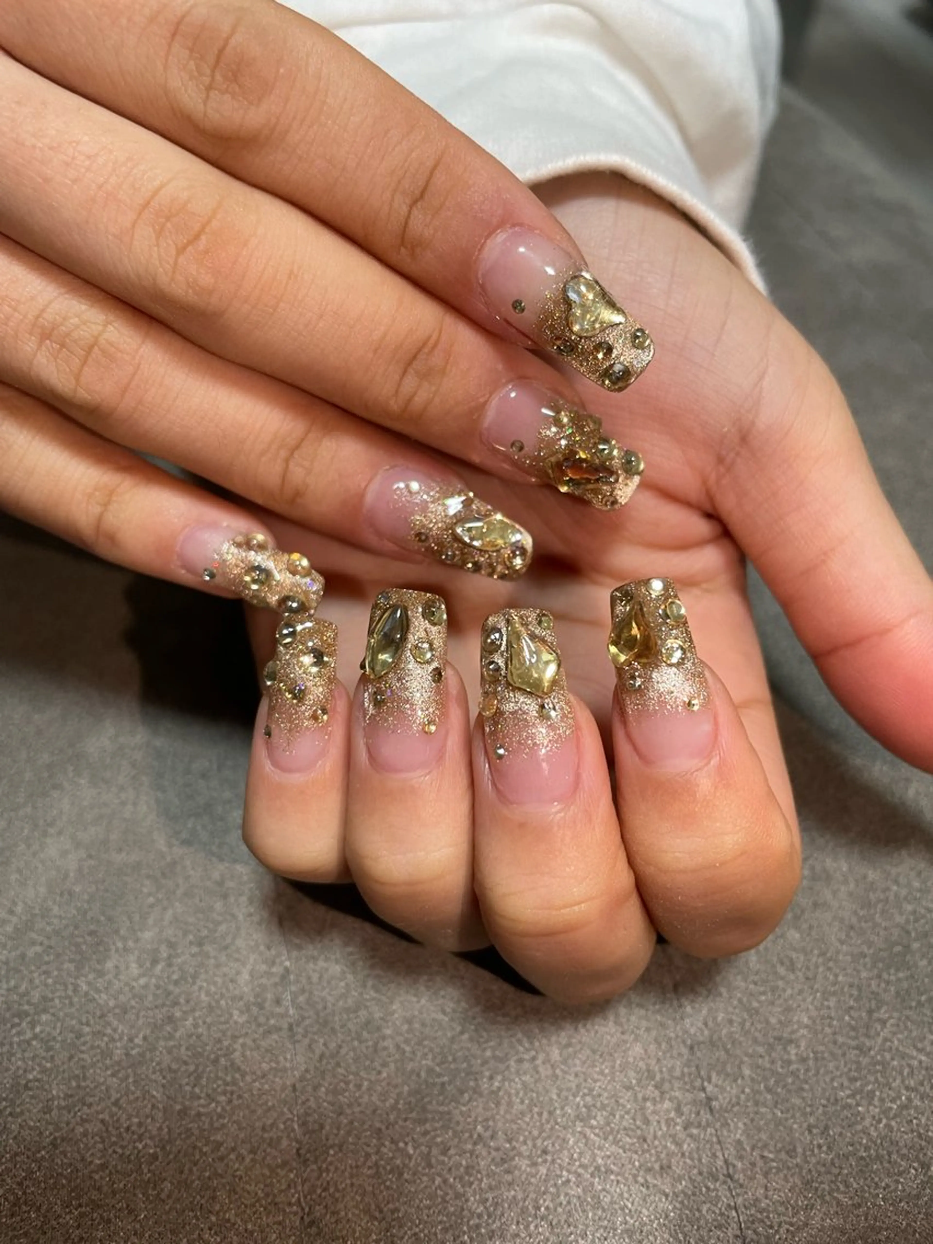 ネイル ジェルネイル ラメ(グリッター) ラメグラデーション ストーンネイル REY柏店所属・suzuka .のネイルデザイン