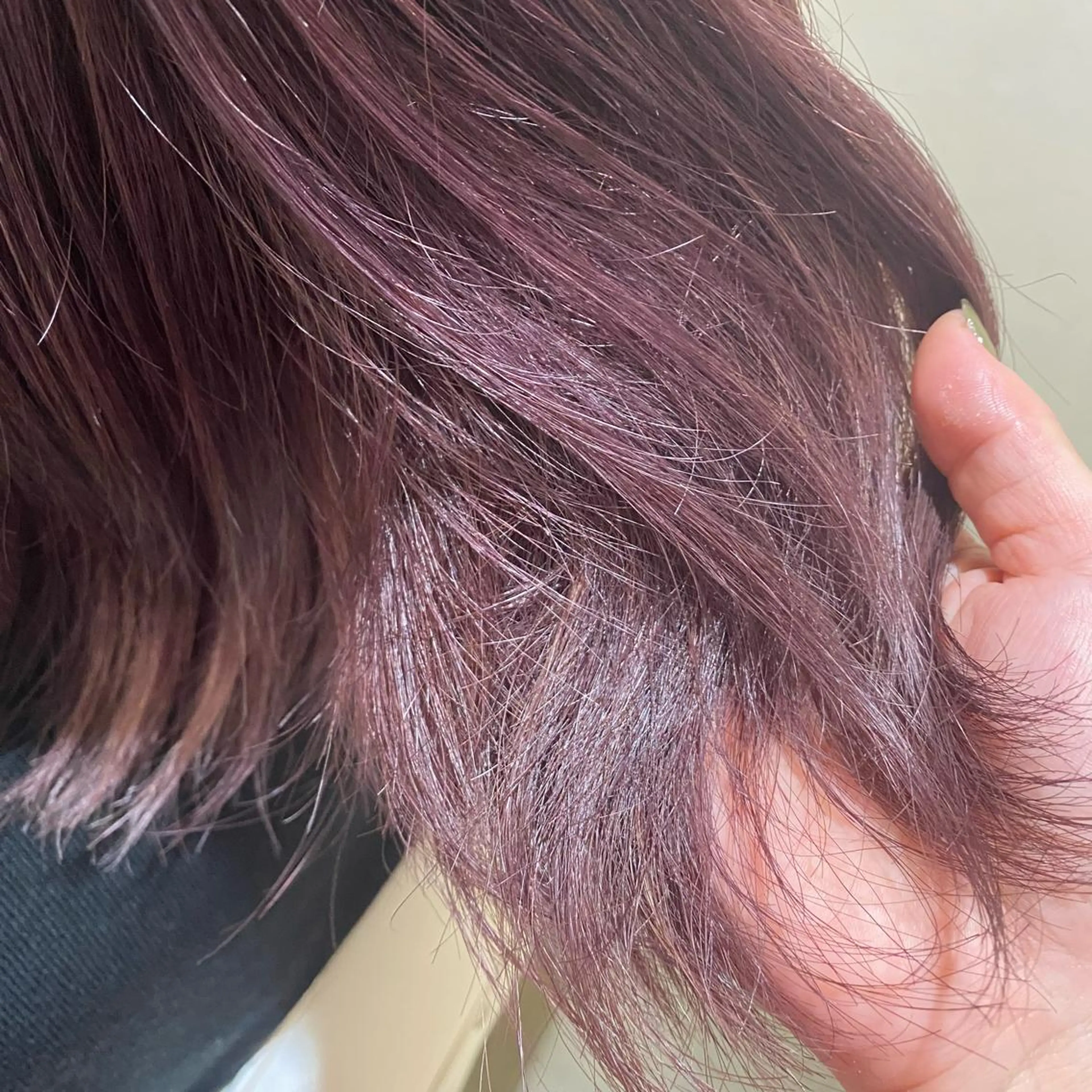 ミディアム パープルカラー I nagiのヘアスタイル