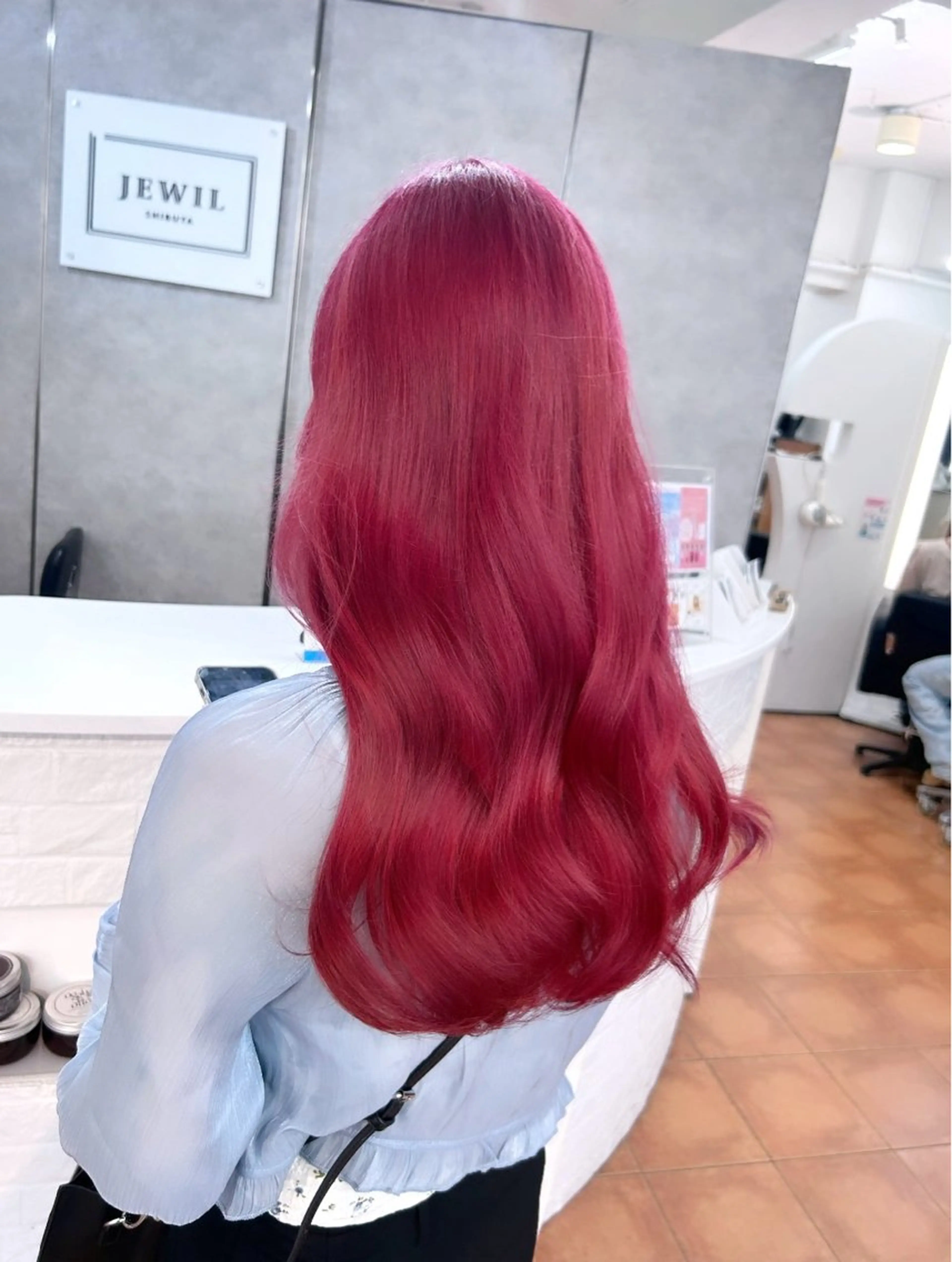 ロング カラー ブリーチ ハイトーンカラー レッドカラー JEWIL SHIBUYAのヘアスタイル