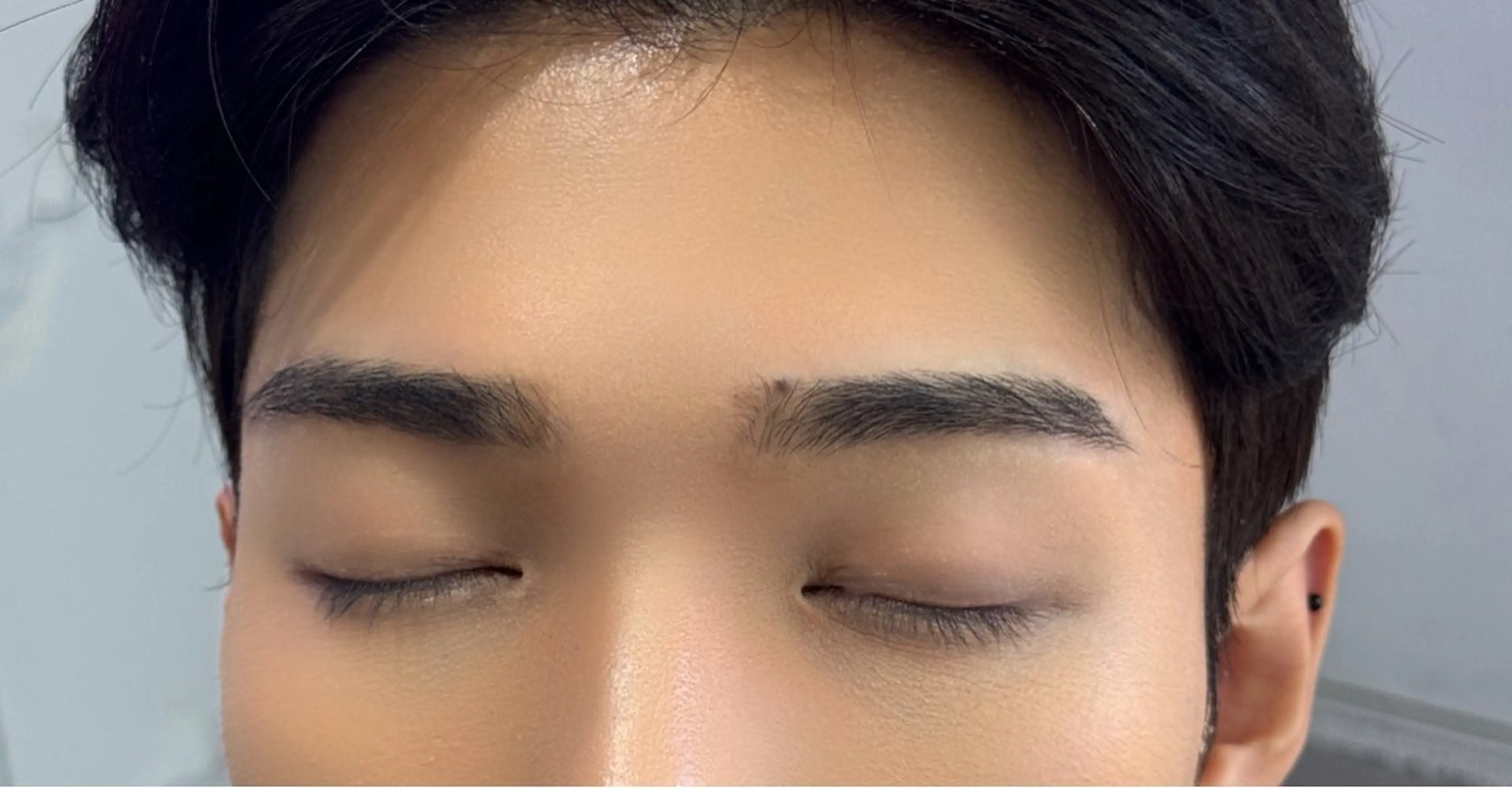 アイブロウ 韓国特化 なおきのヘアスタイル