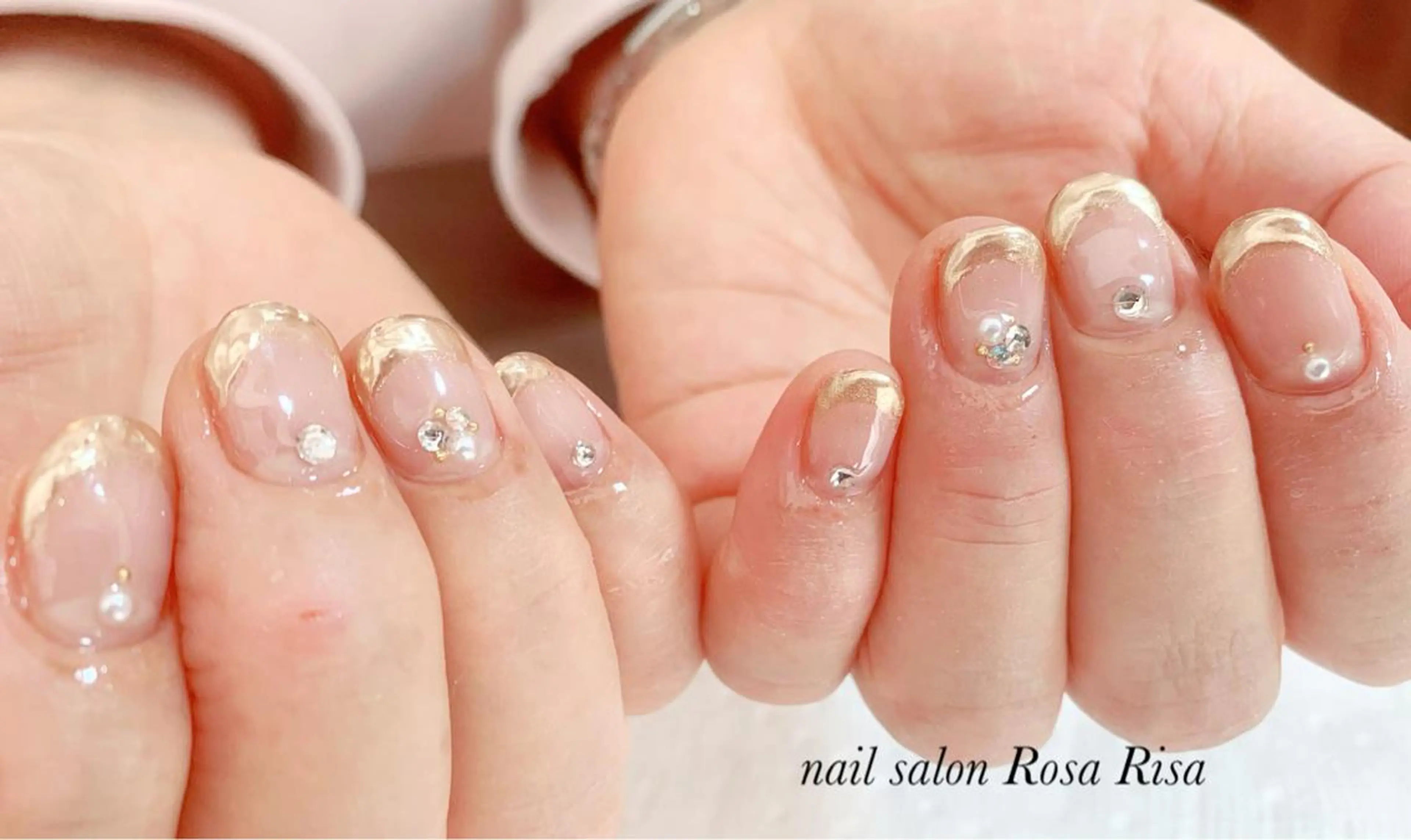 ショート ネイル フレンチネイル ゴールド ミラーネイル ハンドネイル ネイルスタジオ シェイクユアハンズのネイルデザイン