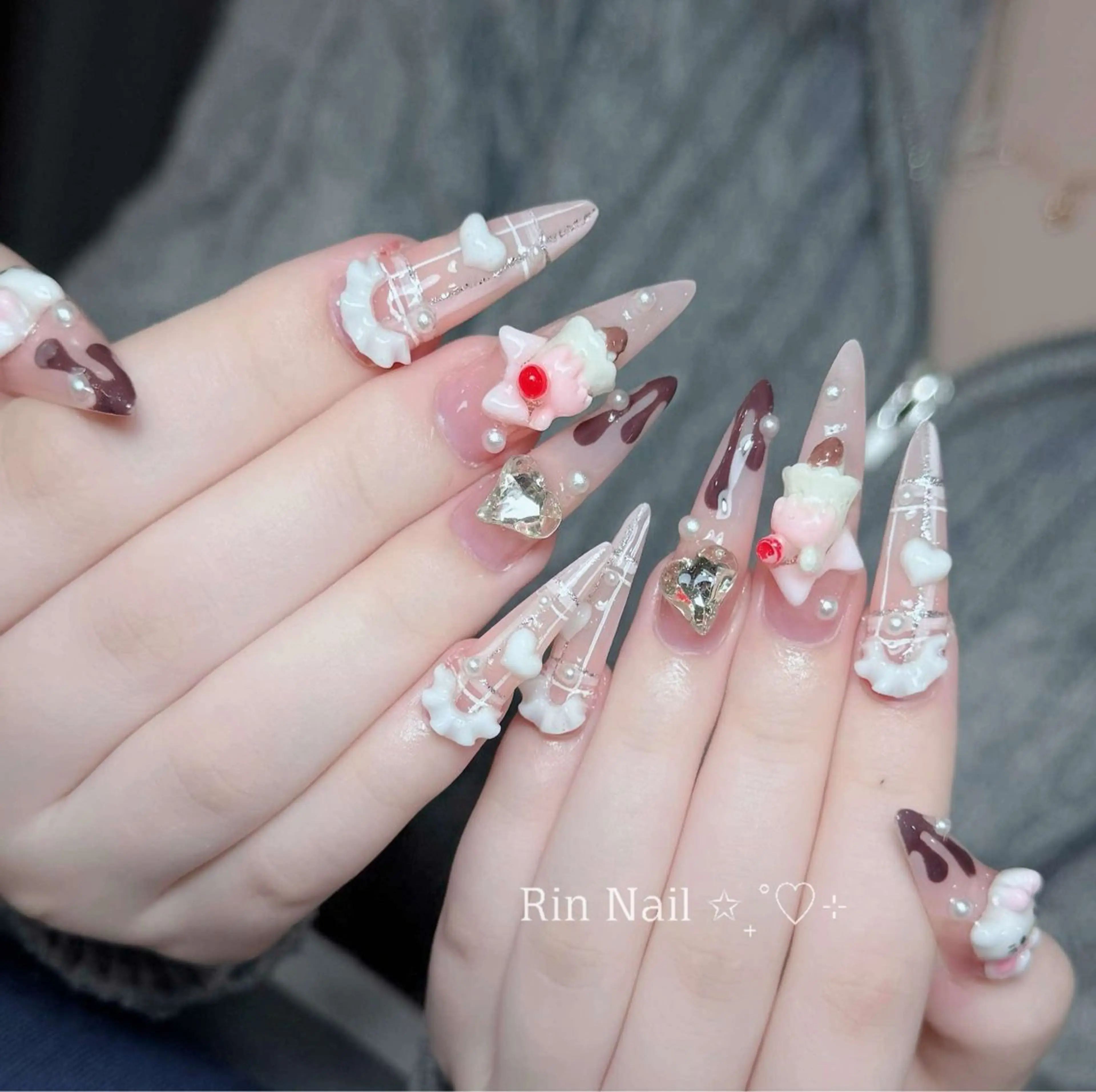 ネイル アートネイル チークネイル ジェルネイル ロングネイル マグネットネイル ハンドネイル Rin Nail 新大久保店のネイルデザイン