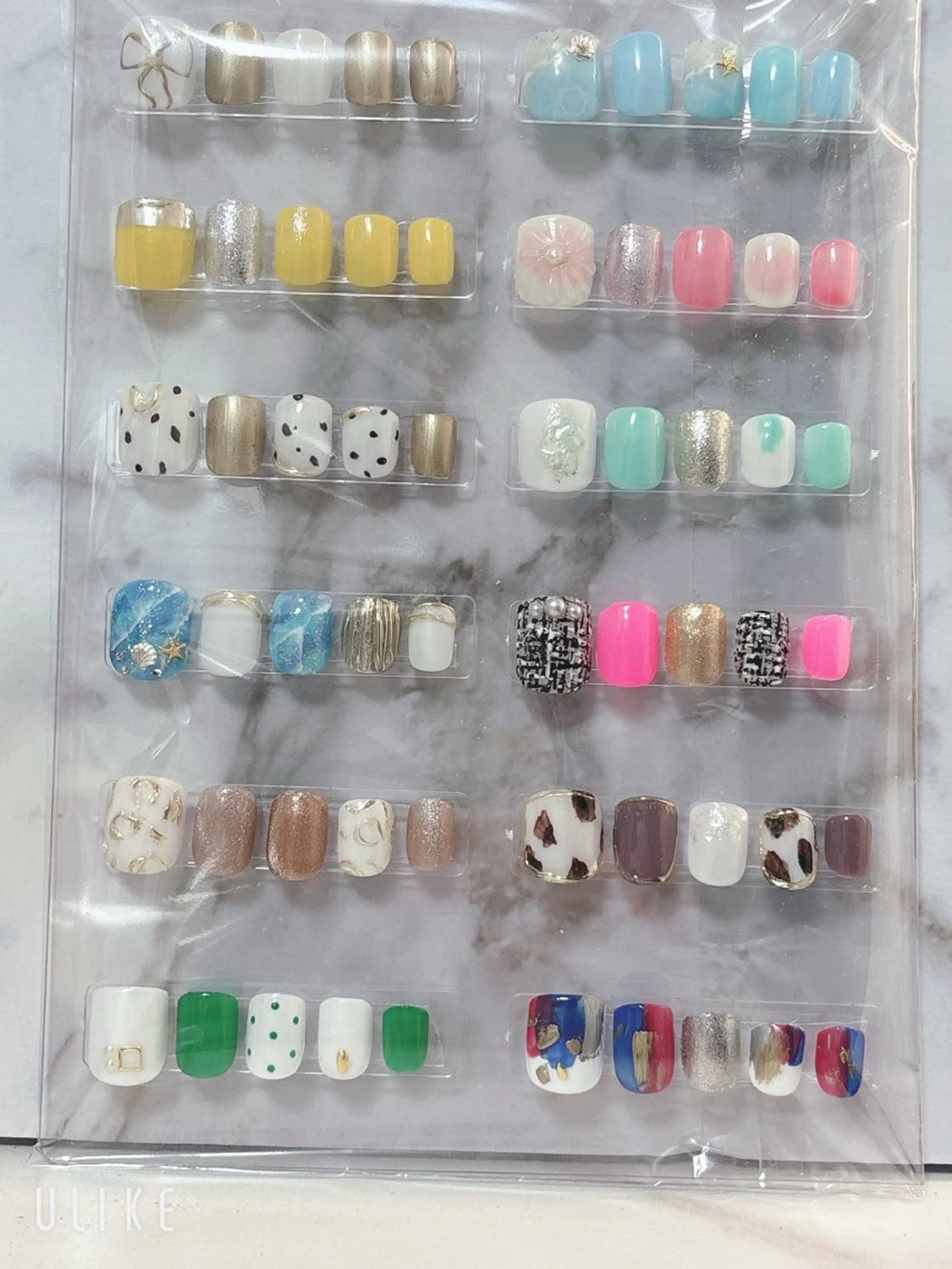 ネイル フットネイル BABY LION :Linaのネイルデザイン