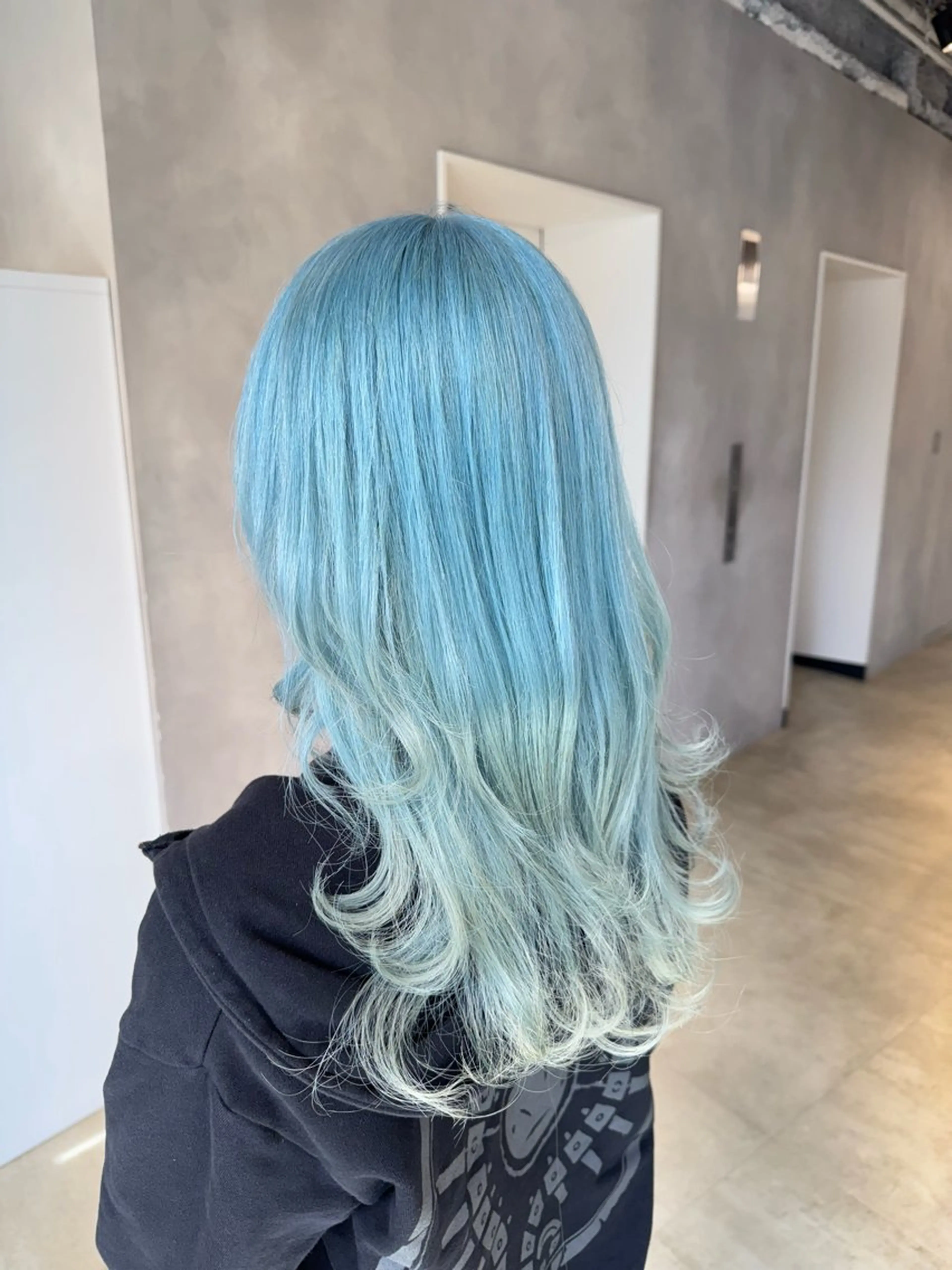 カラー ブリーチ ブルーカラー カット ヘアカラー トリートメント 透明感カラー✨艶髪 制作🌱山根あゆみのヘアスタイル