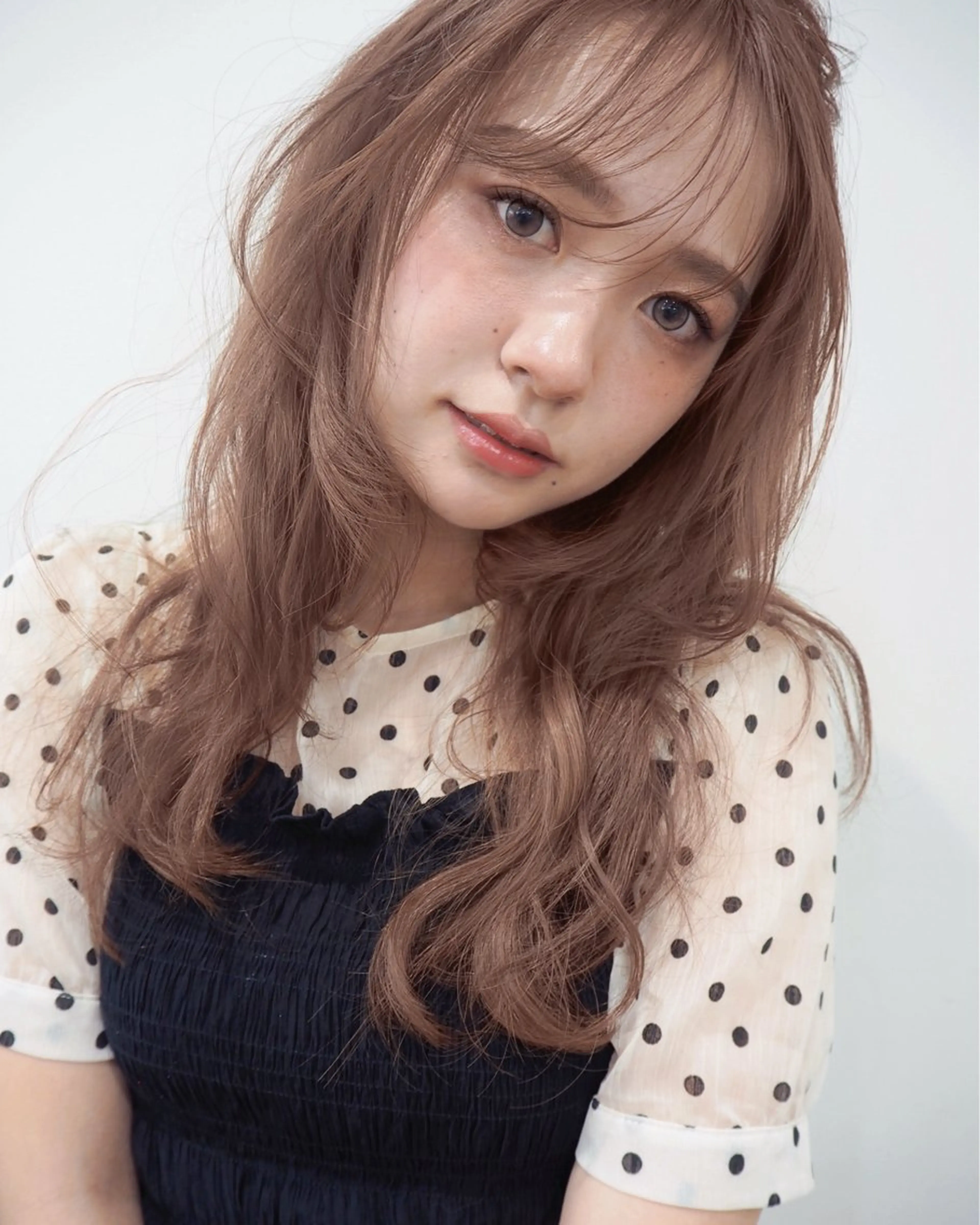 ロング カラー 💛🤍U too e’s 鎌倉🧸のヘアスタイル