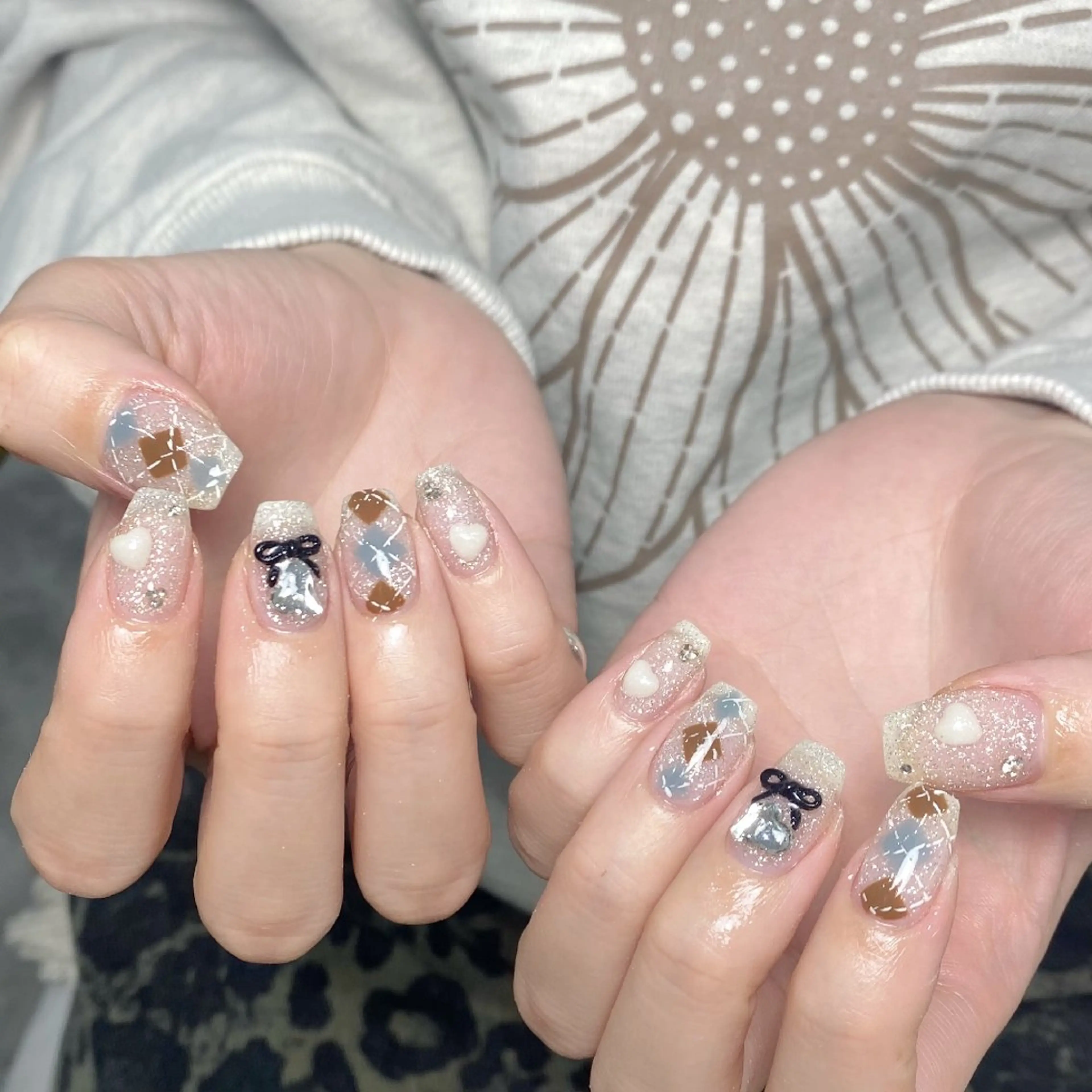 ネイル チークネイル フレンチネイル ジェルネイル ガーリー キラキラネイル ハンドネイル UM Nail Salonのネイルデザイン