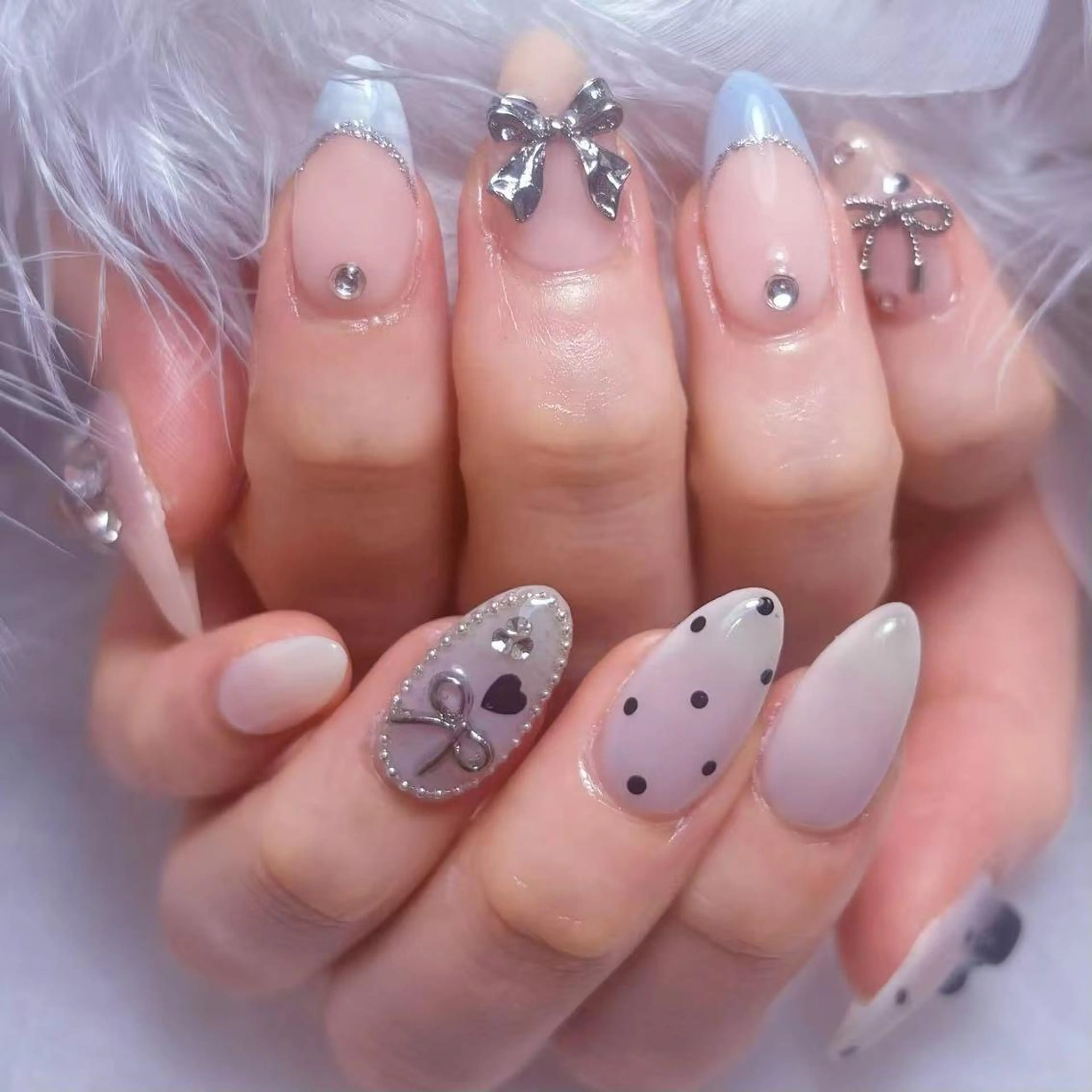 ネイル アートネイル オーロラネイル フラッシュネイル ガーリー キラキラネイル ハンドネイル DIAMOND NailStudioのネイルデザイン
