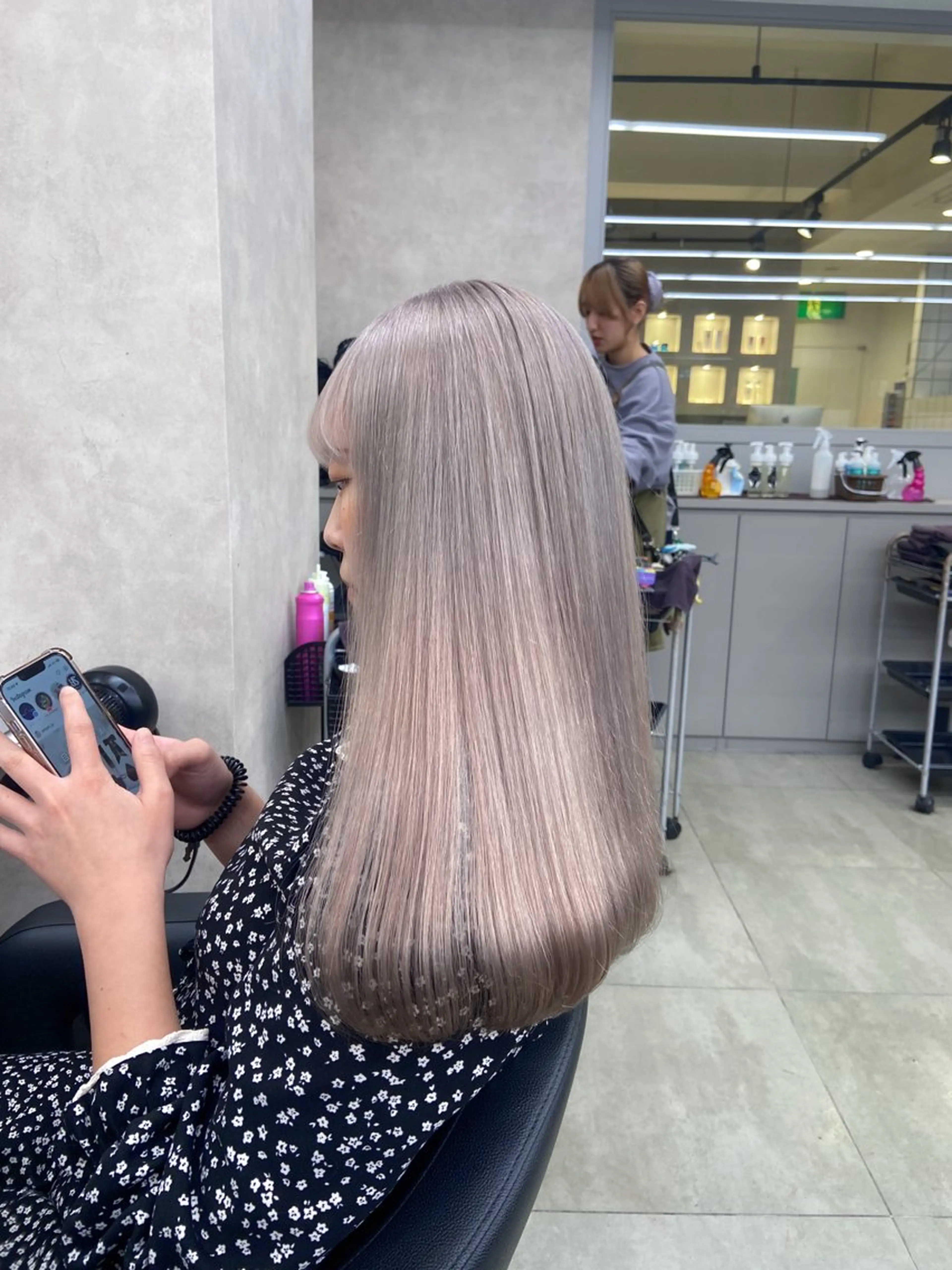 セミロング カラー ヘアアレンジ Louwe/ misakiのヘアスタイル