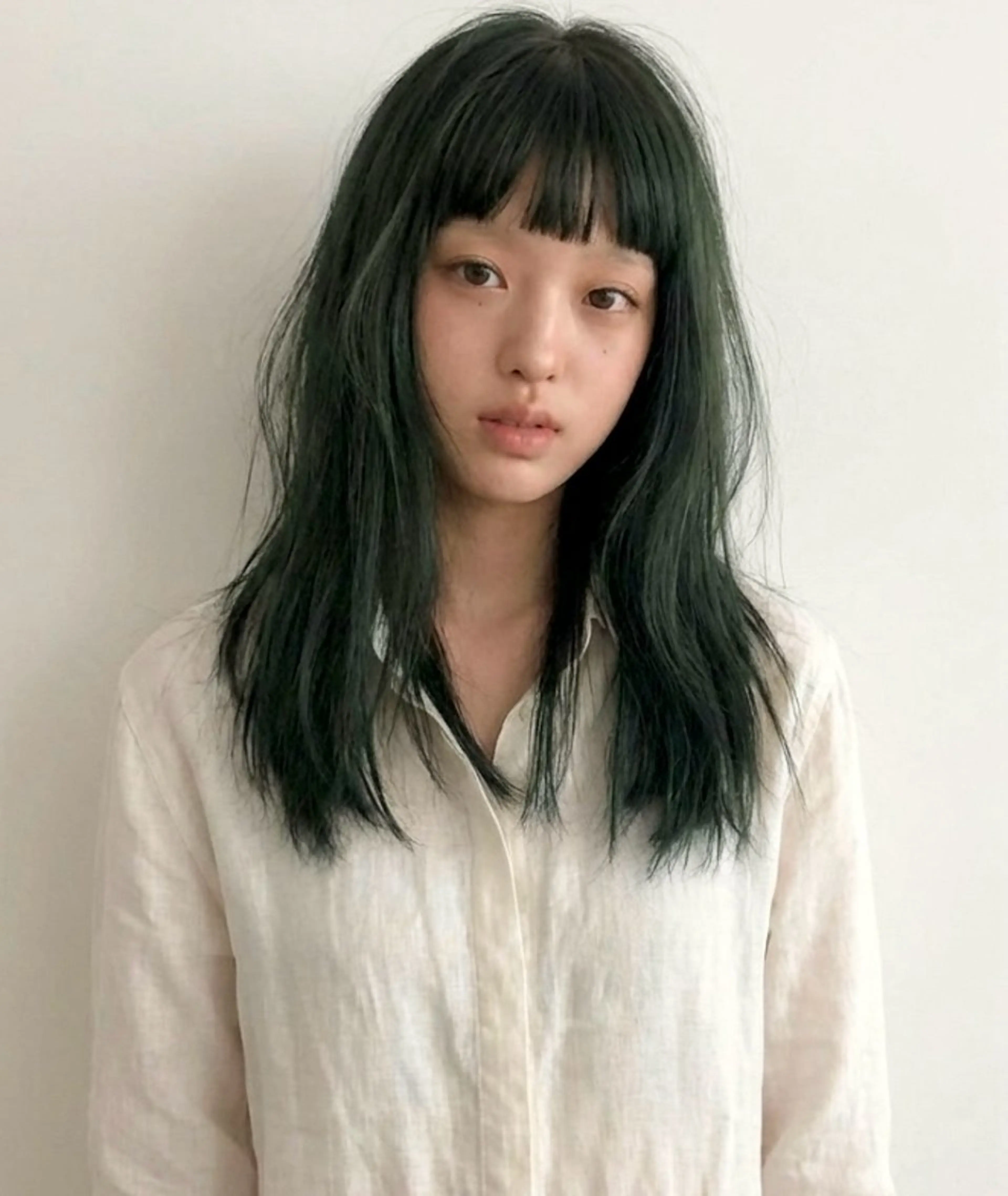 ミディアム レイヤーカット 🔥ブリーチなし Wカラー🔥のヘアスタイル