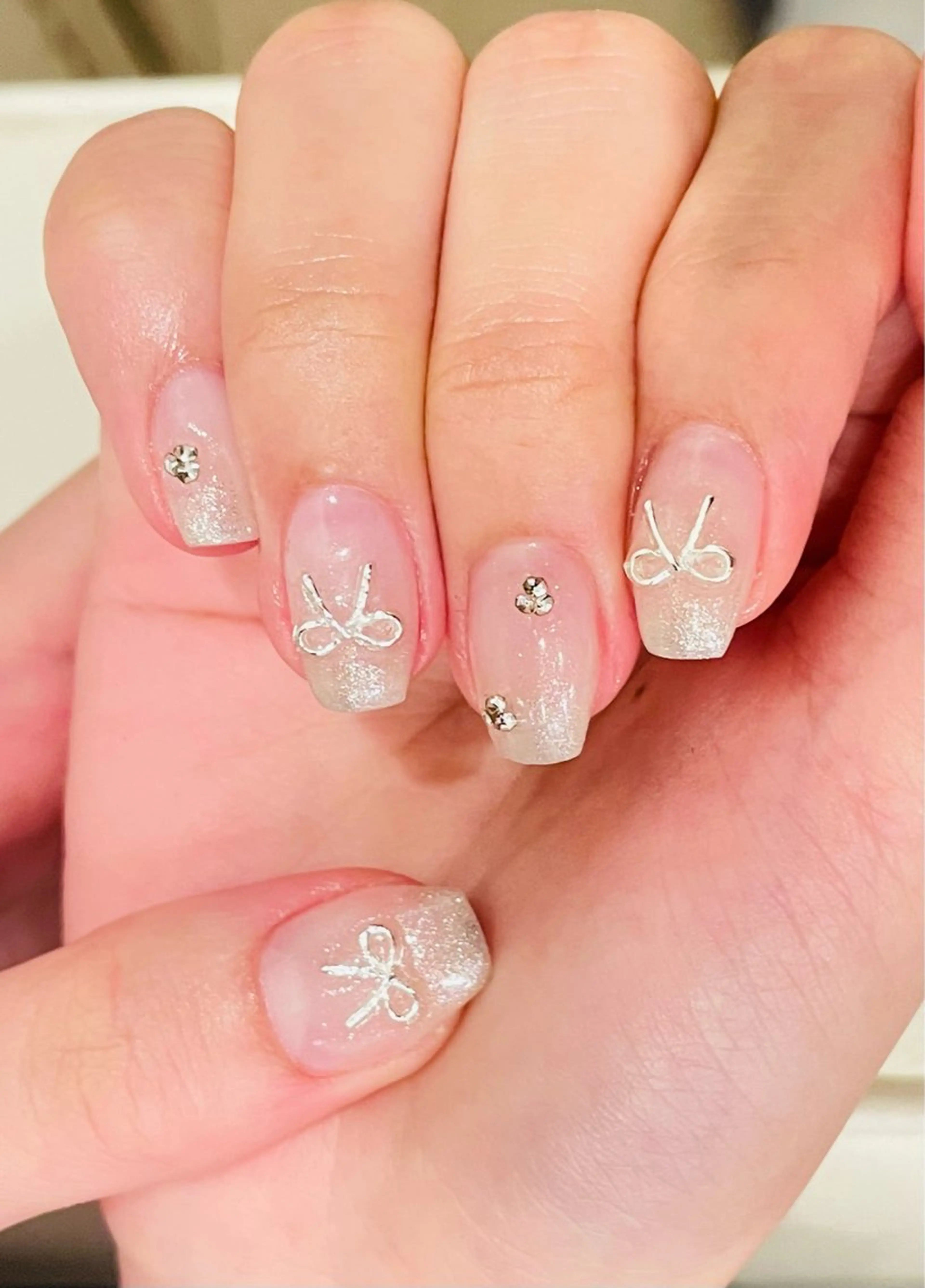 ネイル オーロラネイル チークネイル フレンチネイル ガラスフレンチ グラデーション H&Bsalon カイのネイルデザイン