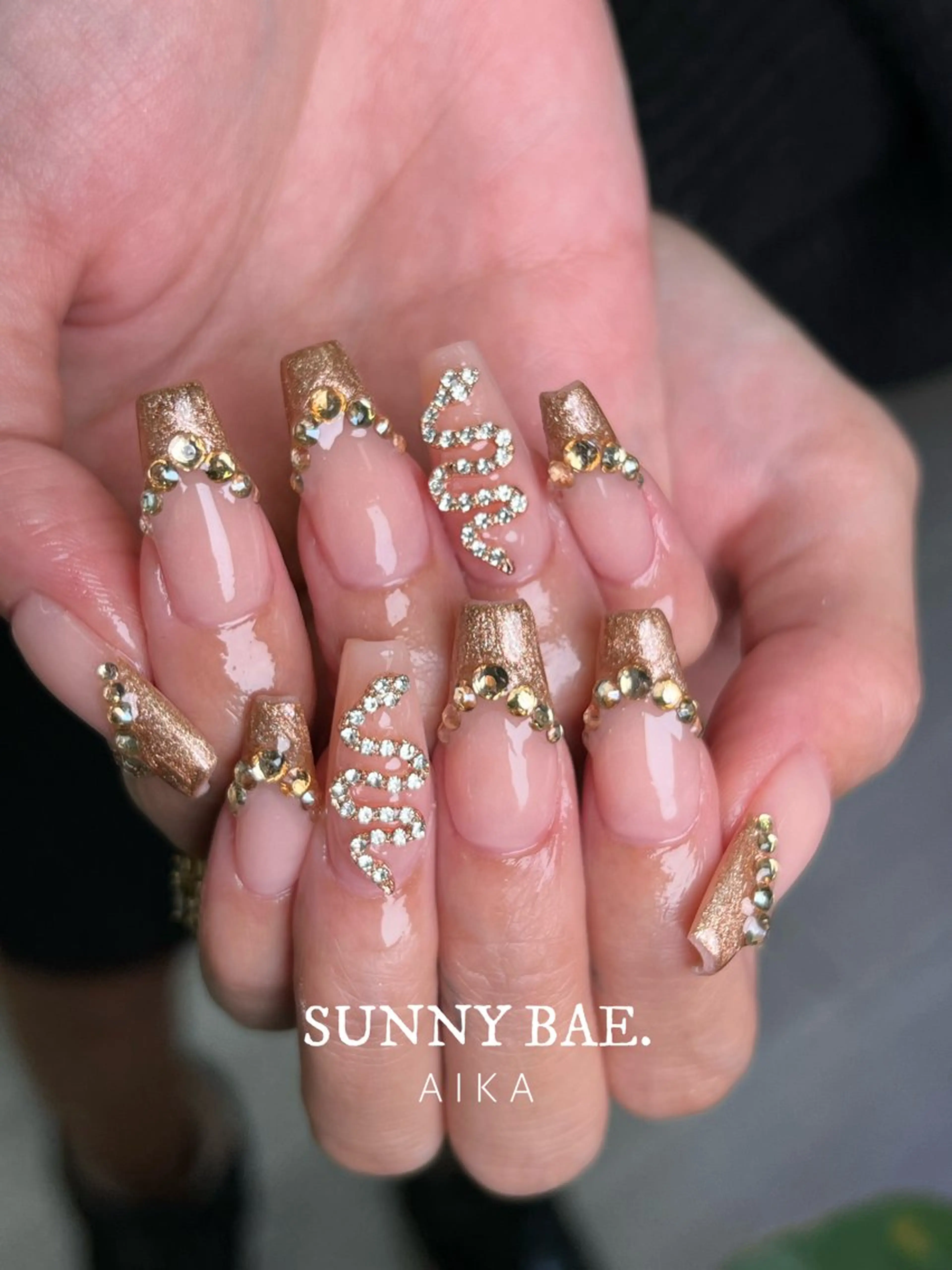 ネイル ジェルネイル キラキラネイル ロングネイル 持ち込み ワンカラーネイル Made By AIKAのネイルデザイン