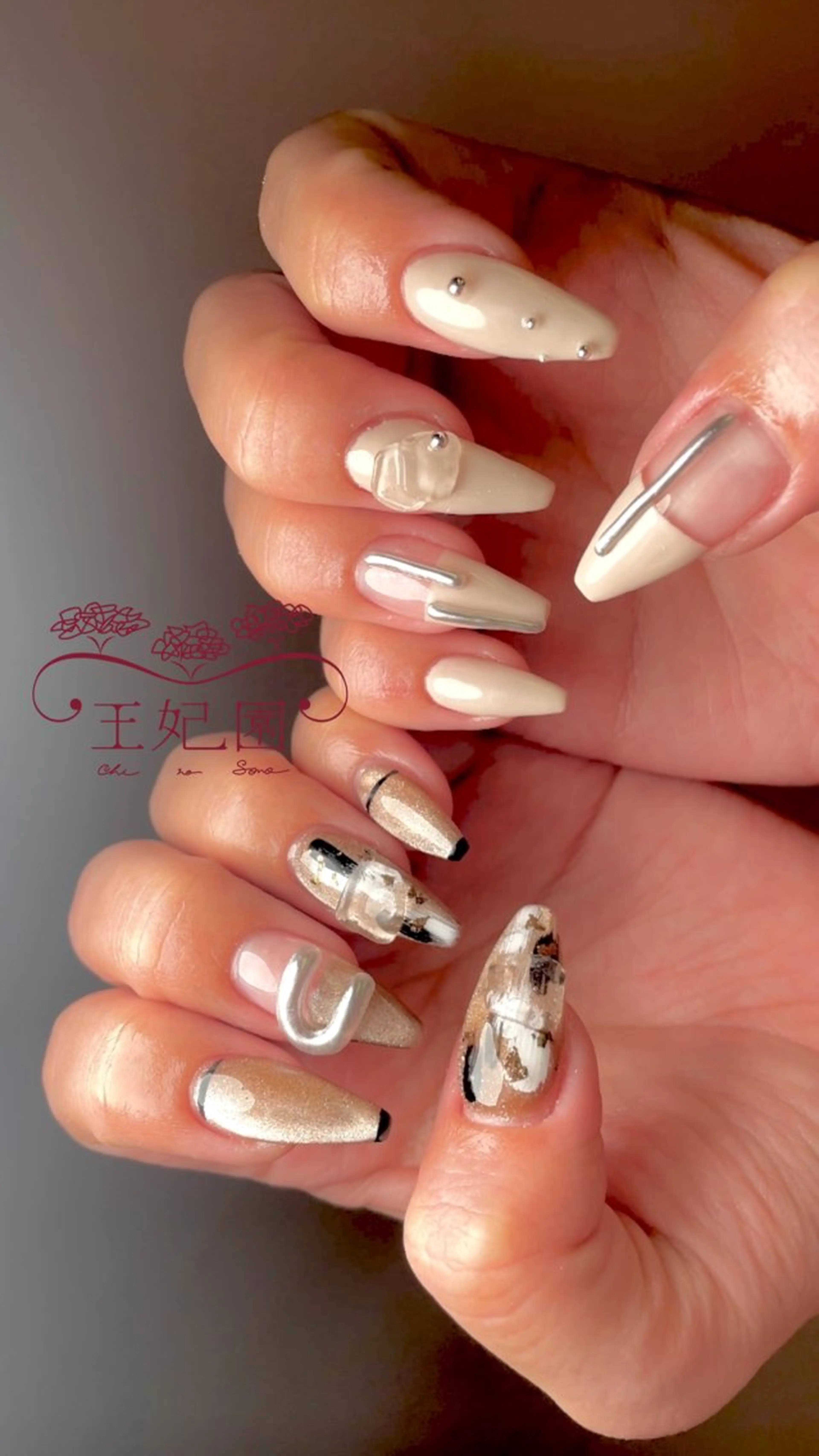 ネイル アートネイル フレンチネイル ジェルネイル ガラスフレンチ ニュアンスネイル nail salon王妃の園所属・王妃の園 ohinosonoのネイルデザイン