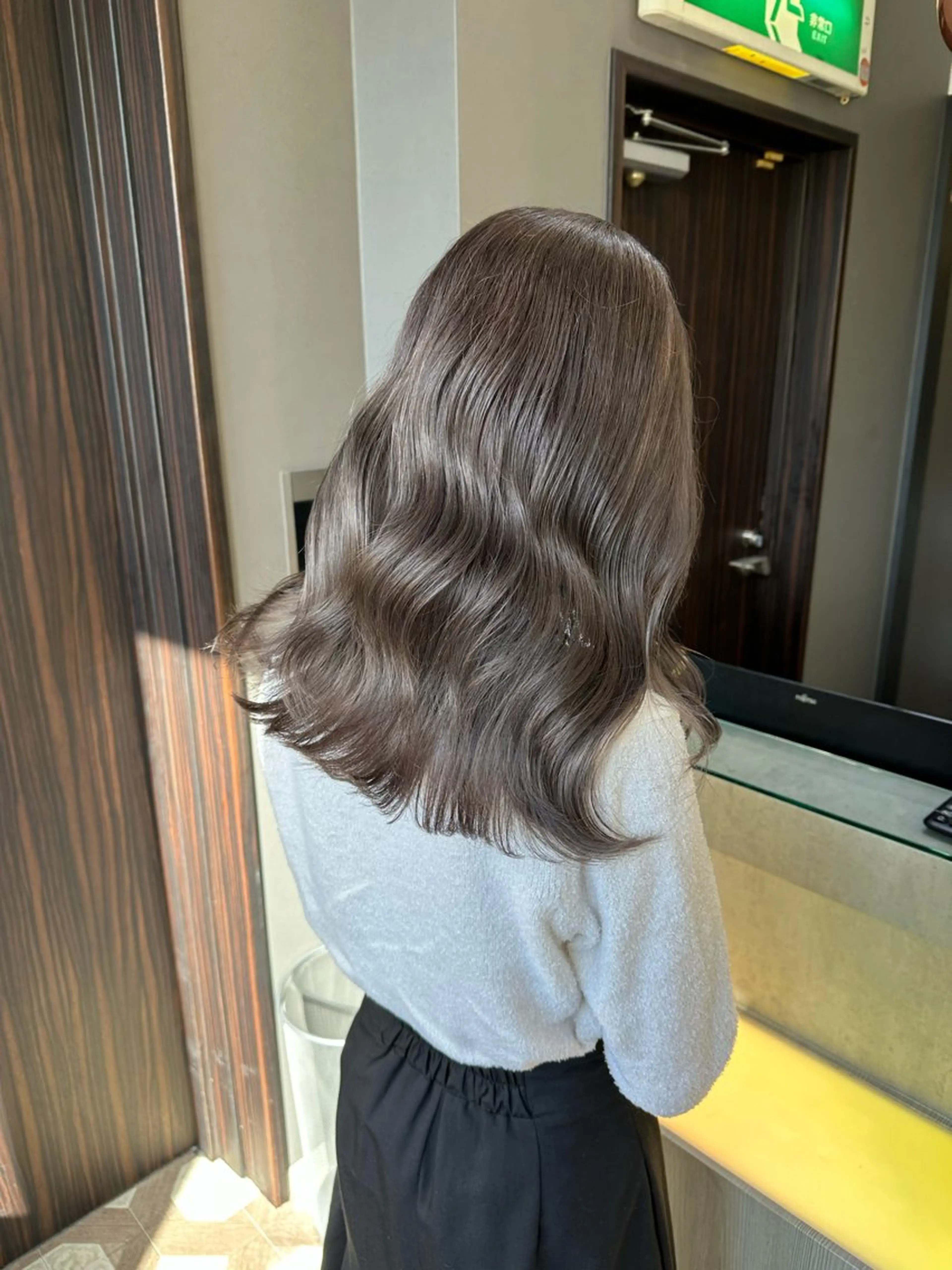 ミディアム カラー Roi ofGiseLのヘアスタイル