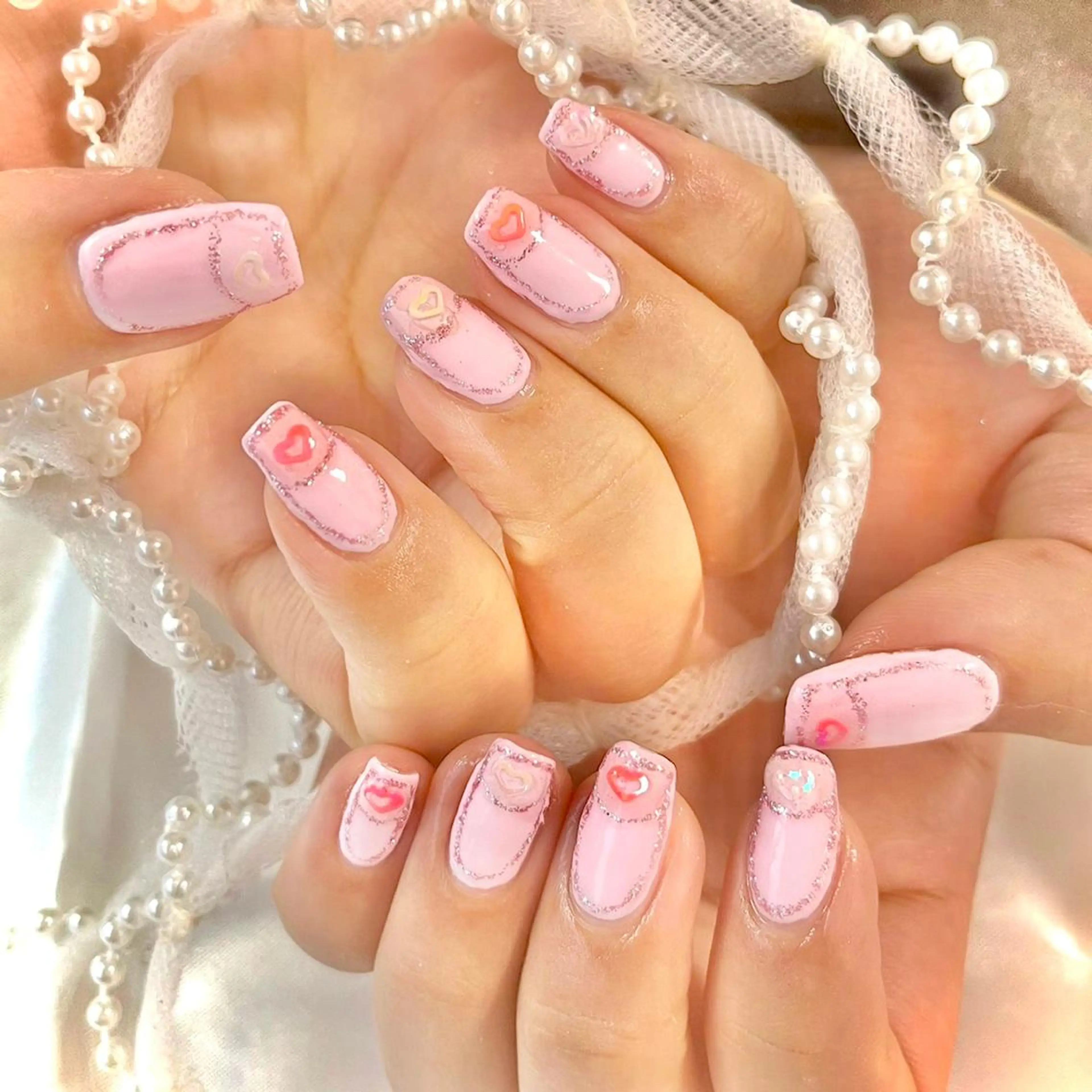 ネイル フレンチネイル ハート キラキラネイル 韓国ネイル ラメ(グリッター) ハンドネイル 韓国ネイルサロン Miuのネイルデザイン