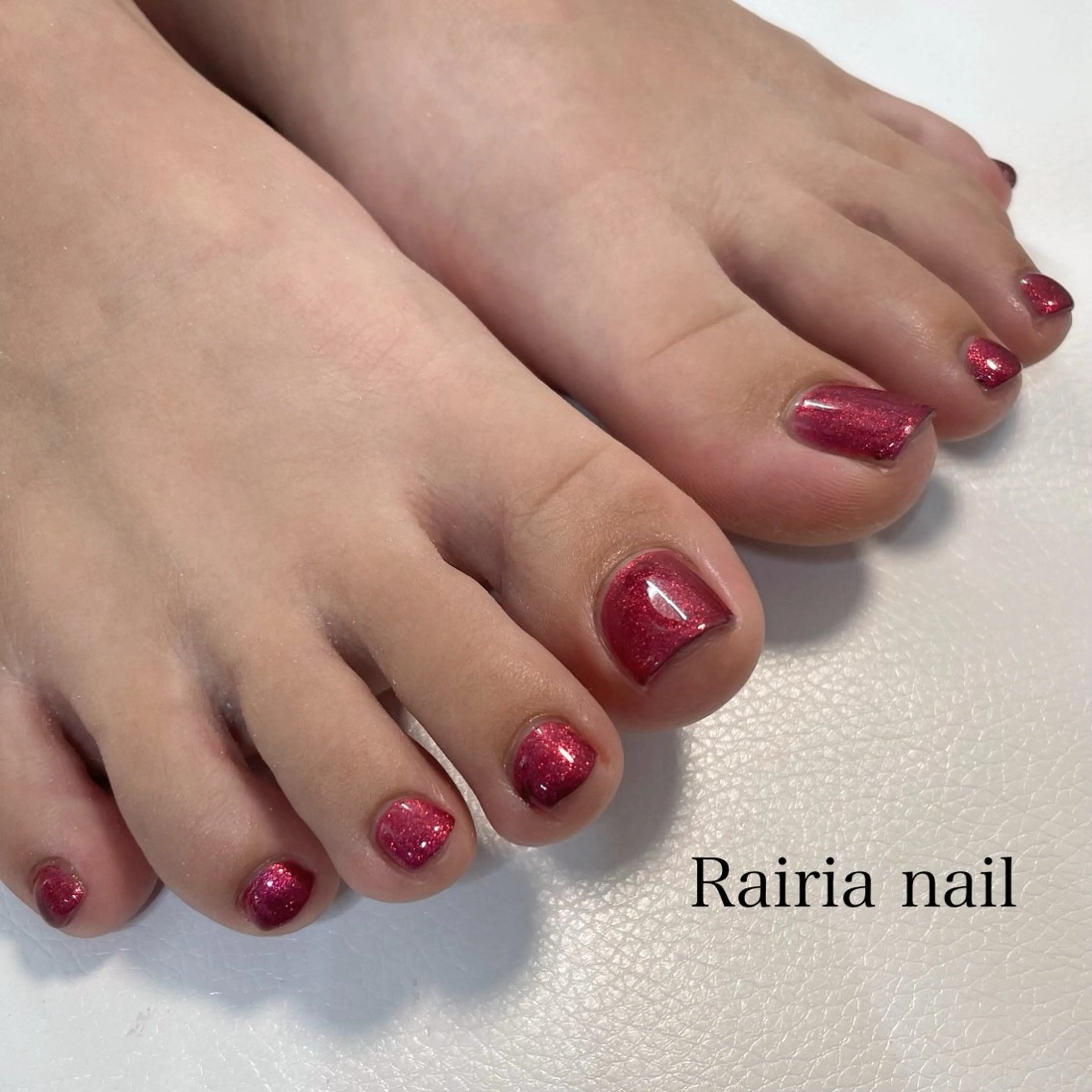 ネイル フットネイル ジェルネイル ラメ(グリッター) ワンカラーネイル パラジェル Rairia MONEのネイルデザイン