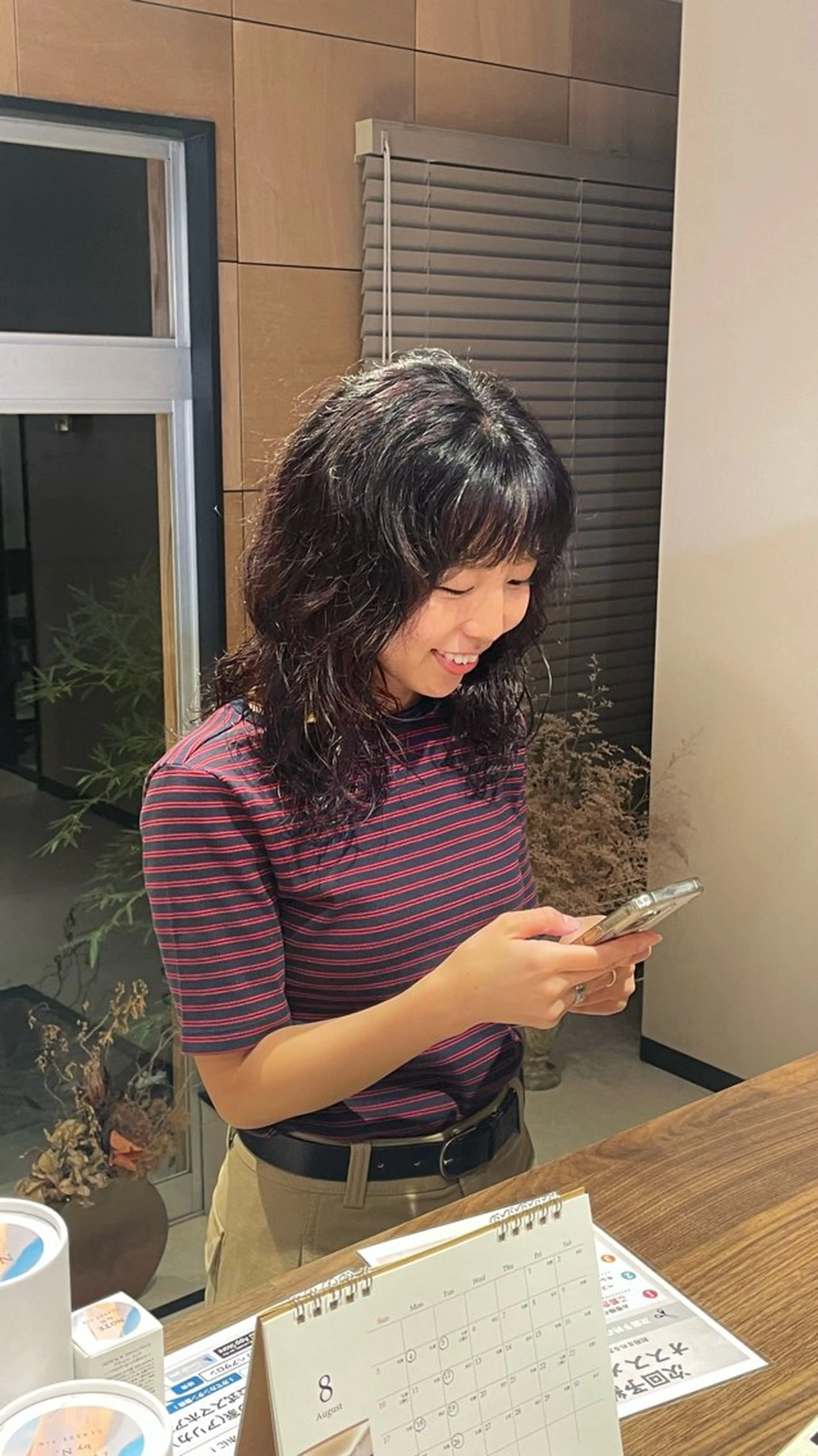 ミディアム カラー パーマ ブラウンカラー カシス ニュアンスパーマ ヘアカラー トリートメント 進藤 来実のヘアスタイル