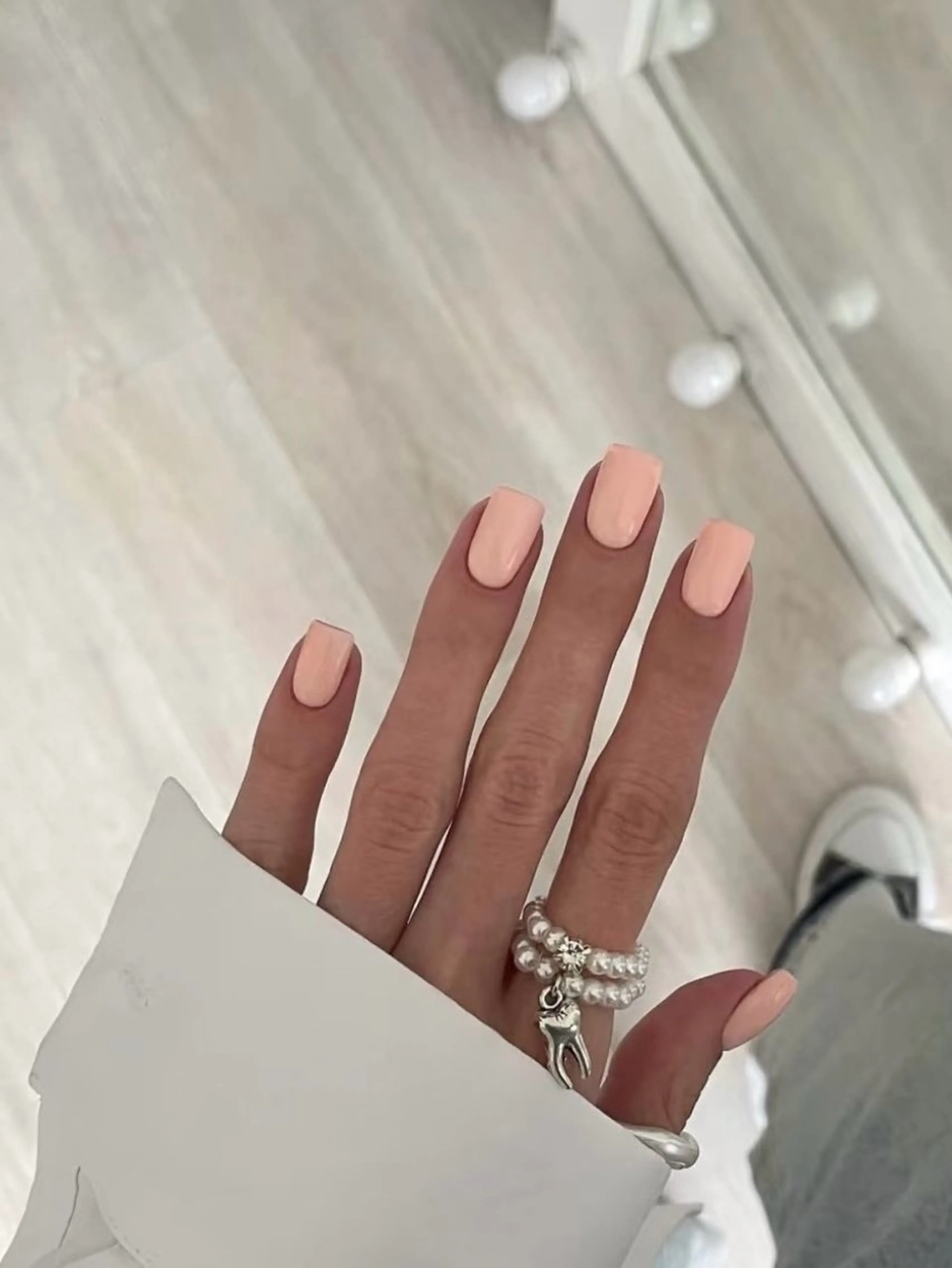 ネイル 高木 維麗絲のネイルデザイン