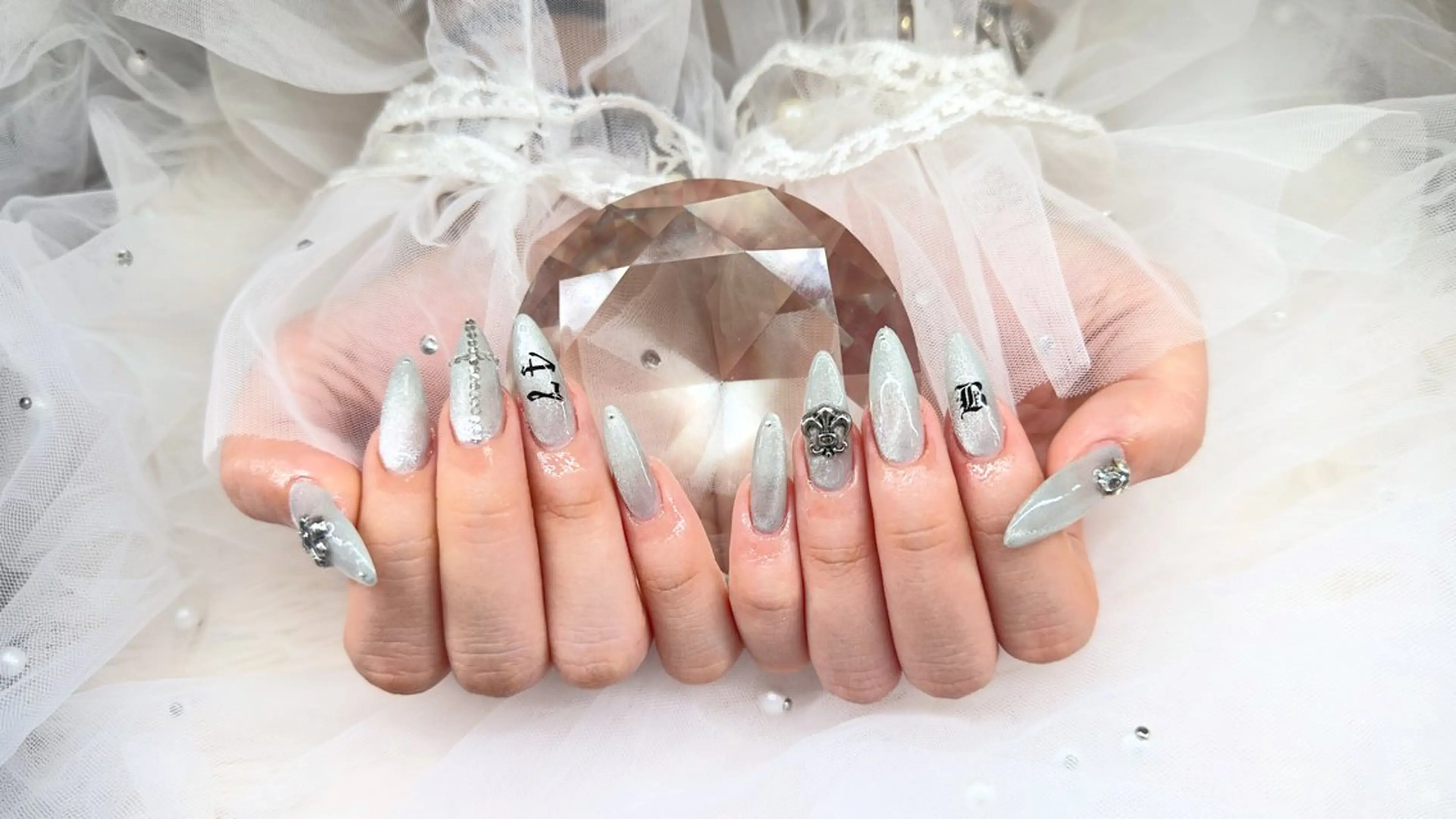 ネイル private salon le'a所属・le'a スタッフのネイルデザイン