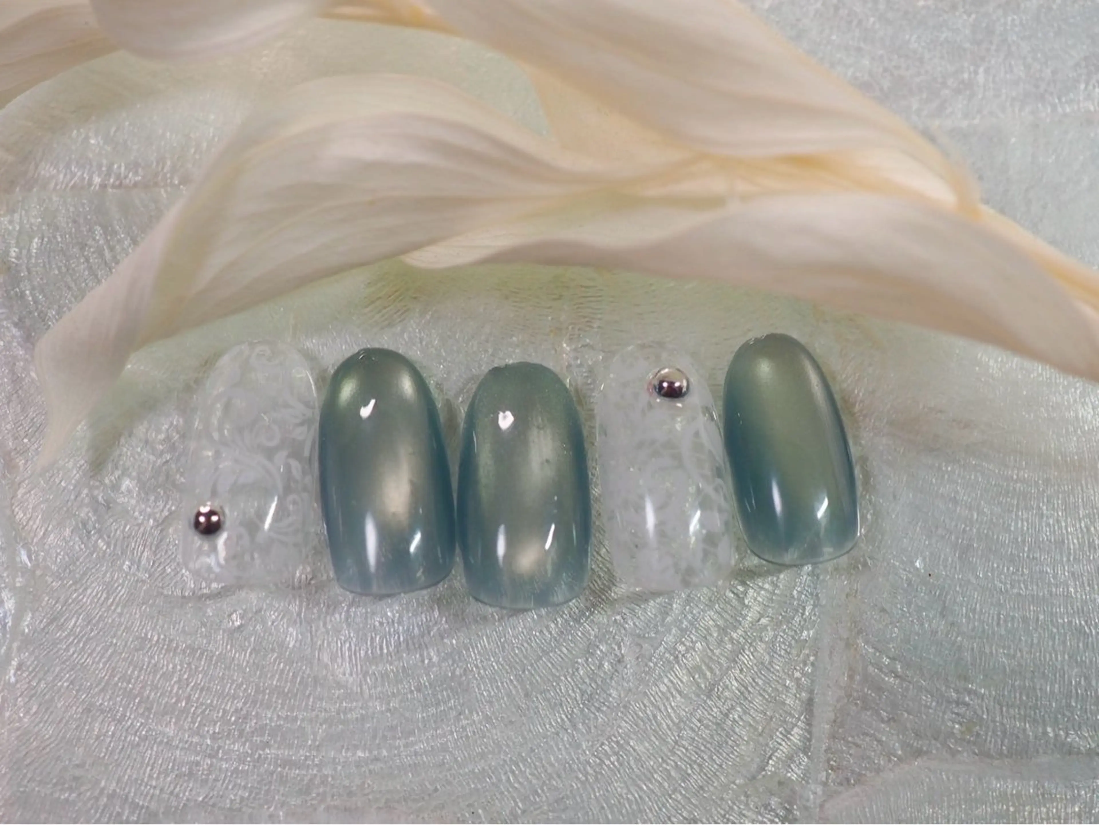 ネイル フラワーネイル ジェルネイル レース マグネットネイル オフィスネイル ハンドネイル kiki nail &brow二子玉川の眉毛・アイブロウイメージ